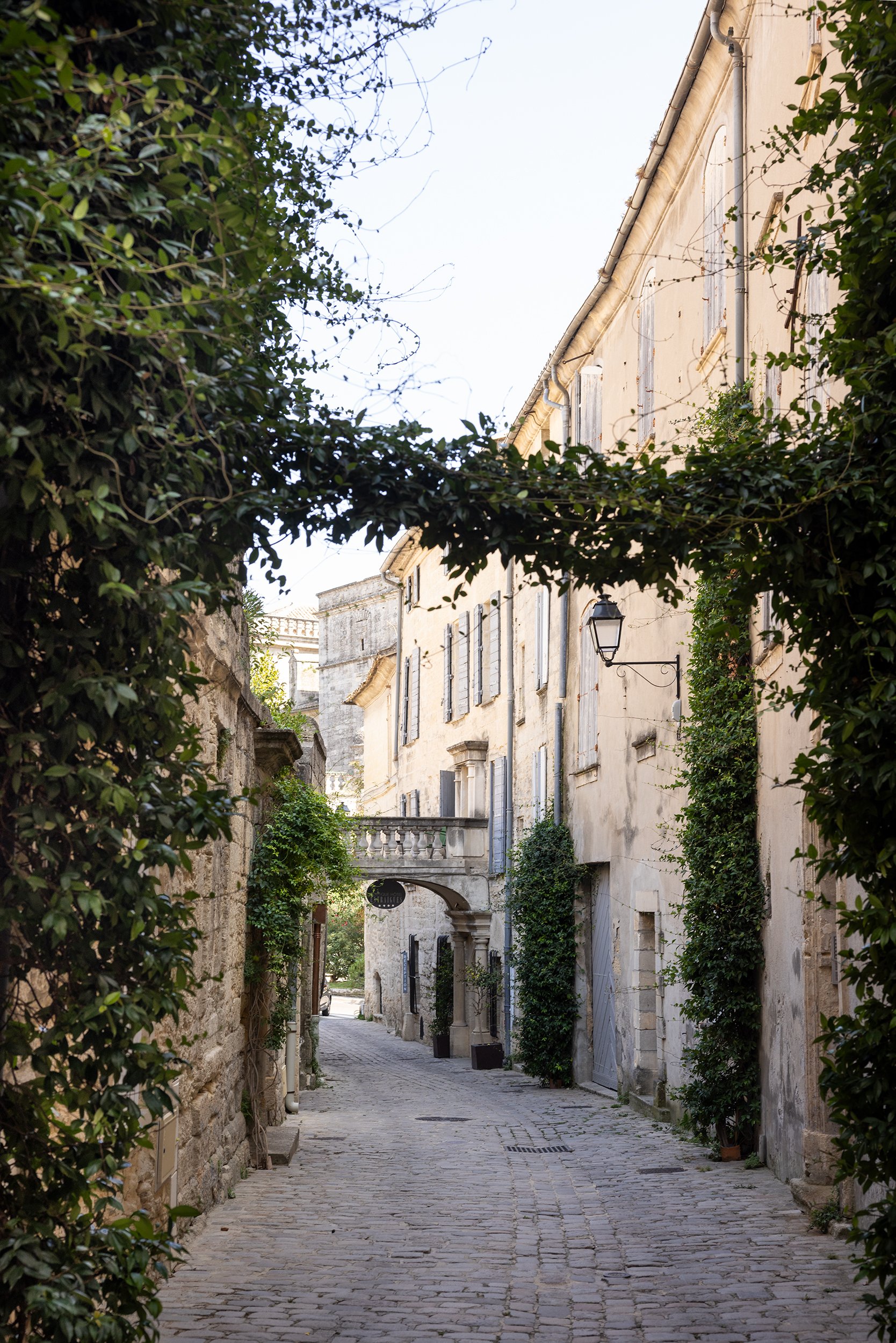 Rue-de-Calade-Uzes-France-2.jpg