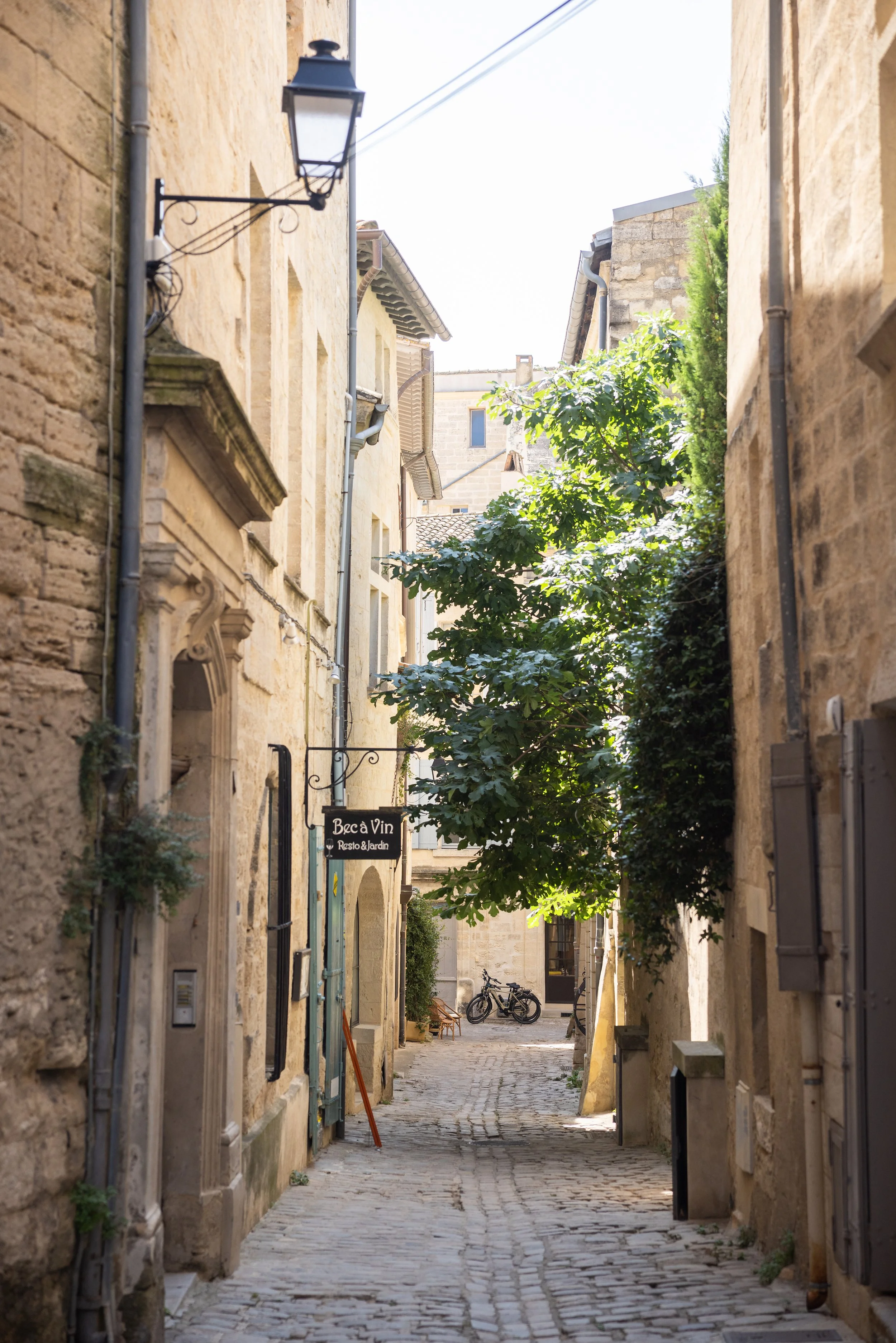 Rue-Entre-les-Tours-Uzes-Provence-France-4-Uzes-France.jpg