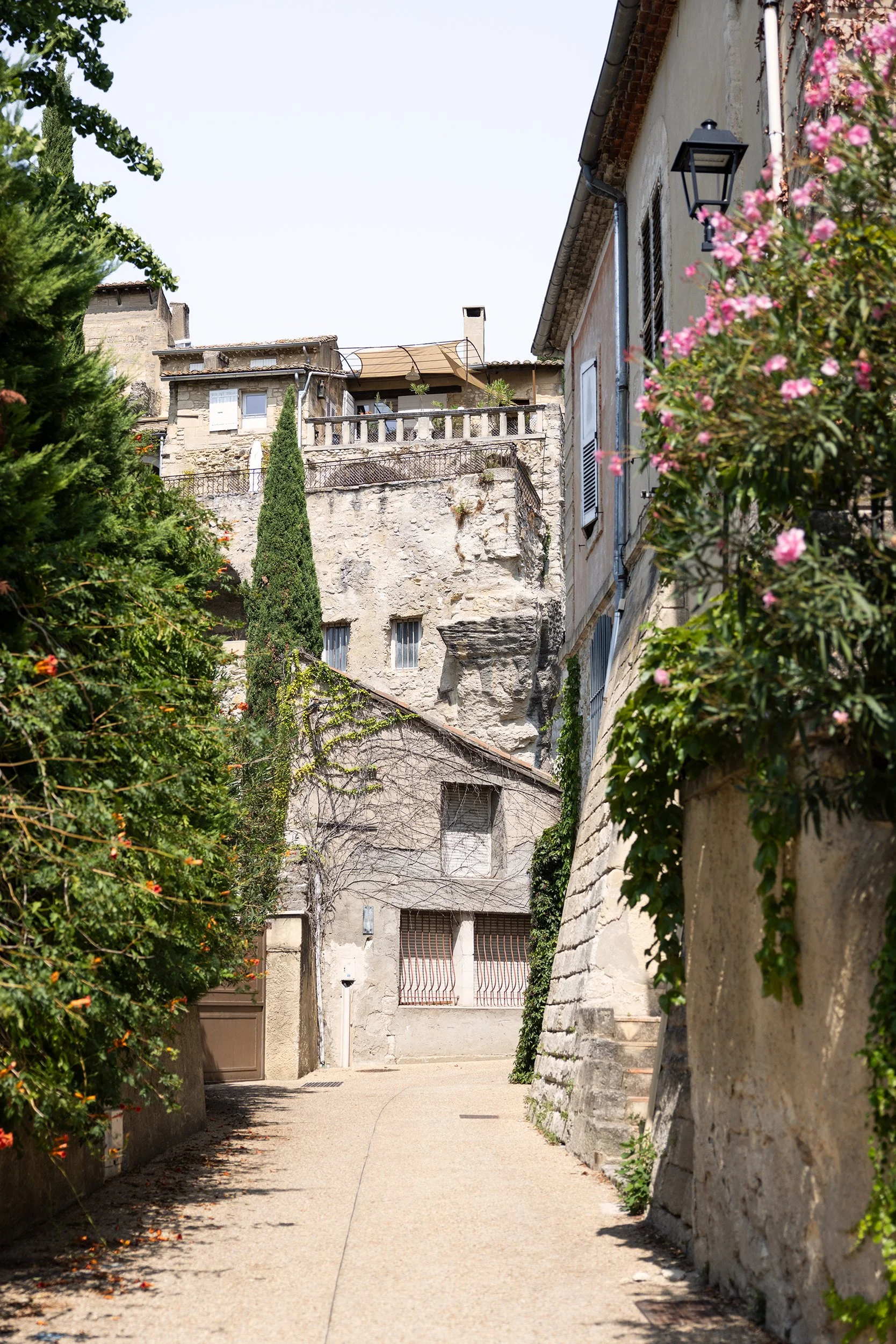 Rue-des-Récollets-Villeneuve-lès-Avignon-Avignon-France-2.jpg