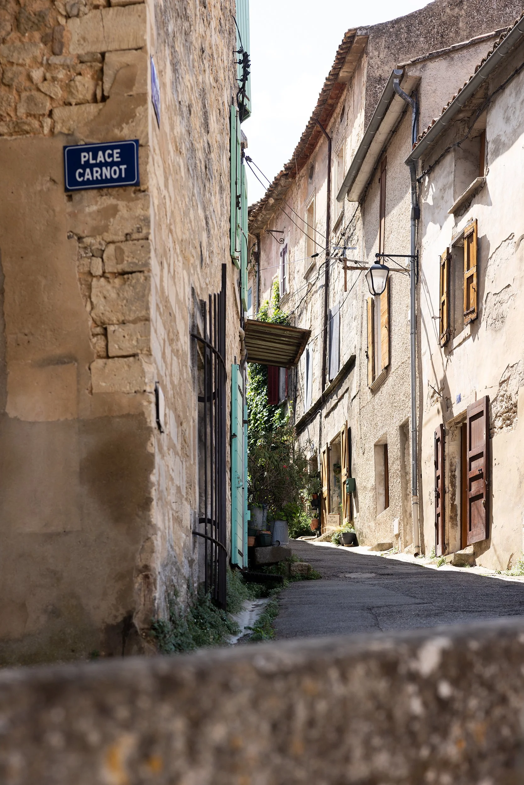 Rue-Voltaire-Bonnieux-Provence.jpg