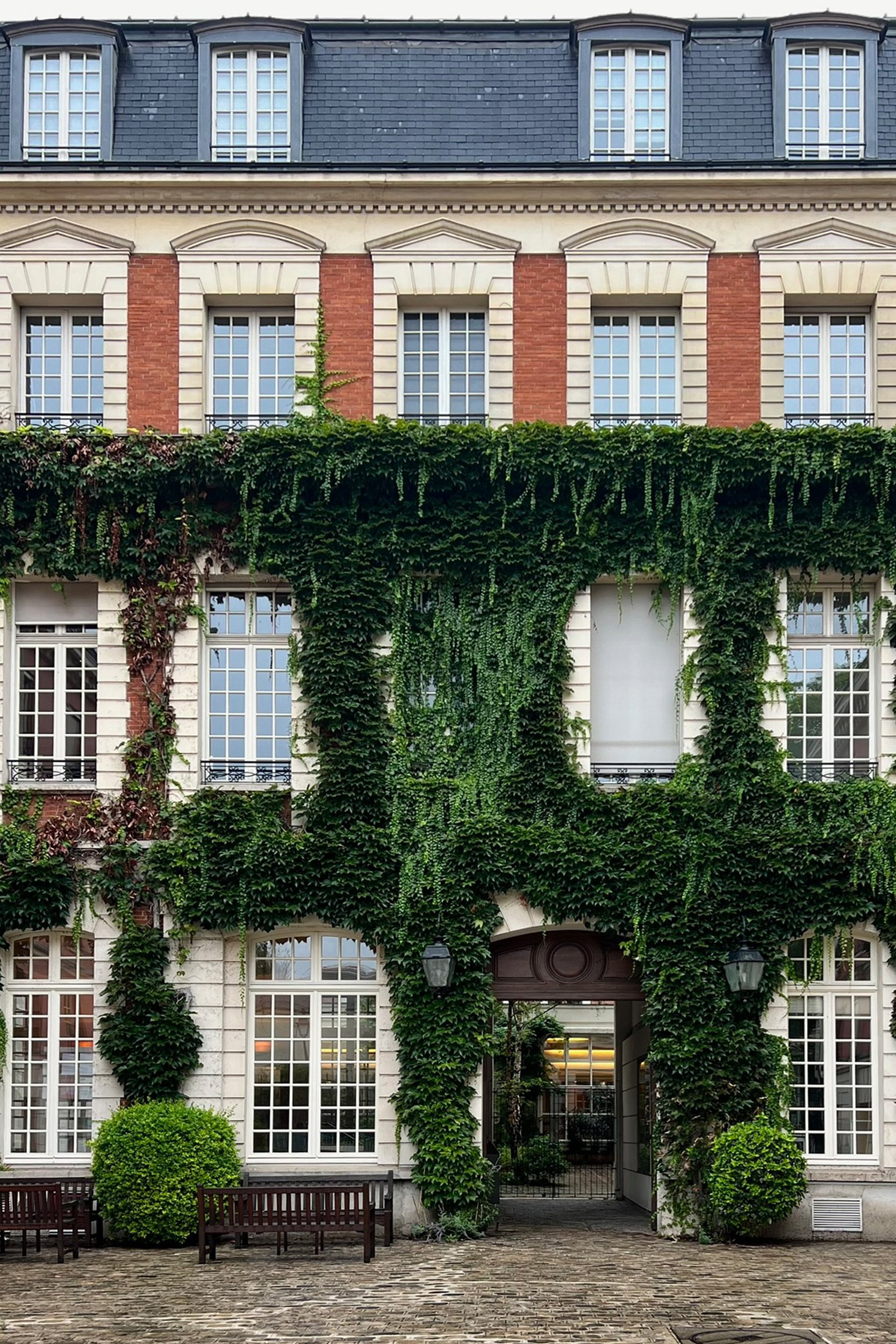 Hôtel Duret-de-Chevry in the Marais
