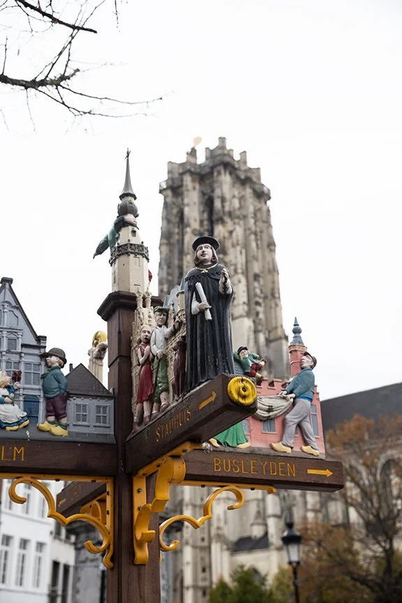 landmark-signpost-near-Schepenhuis-Mechelen.jpg