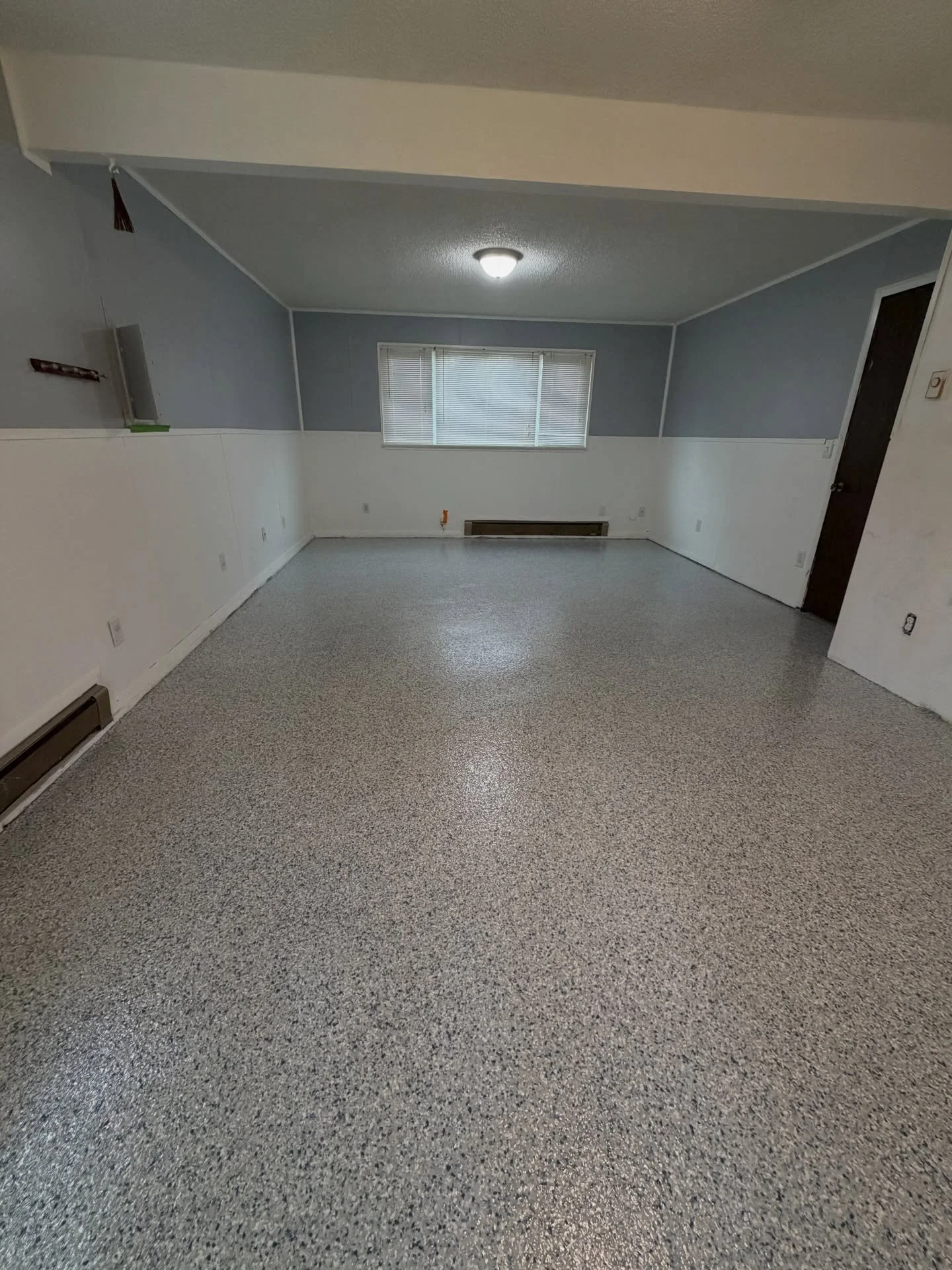 Leveled &amp; repaired this basement and finished it off with Tidal Wave flake. Went from busted concrete floors to a functional playroom for the kids. Let&rsquo;s fix your floors next 👉 

#epoxy #selfleveling #basementfloor #repairs