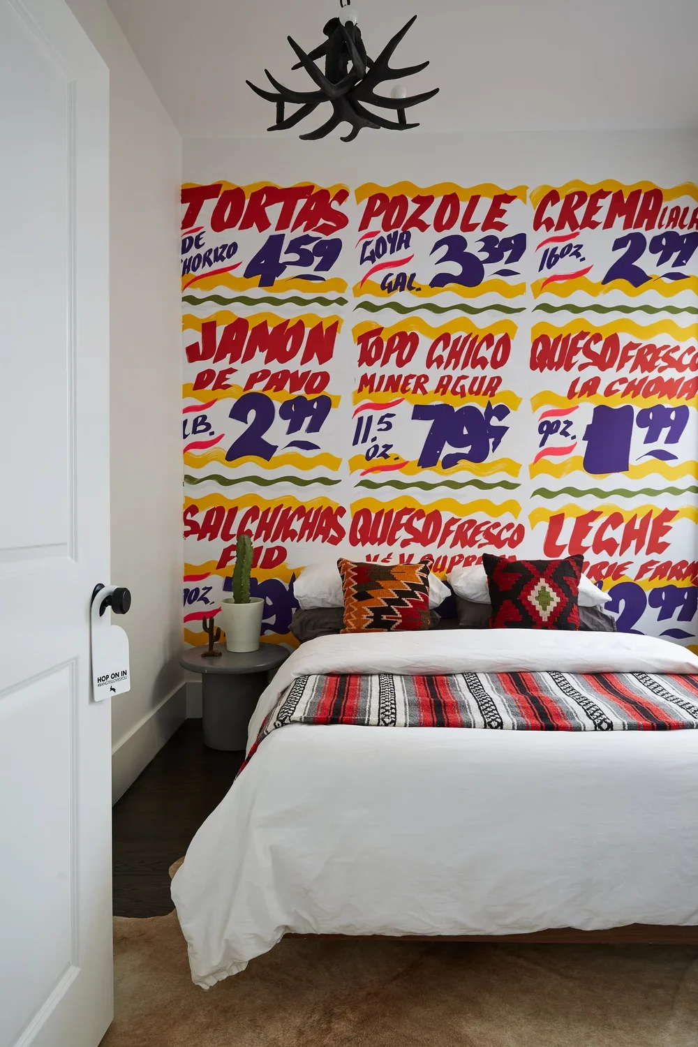 Copy+of+El_Motel_Bedroom_827.webp
