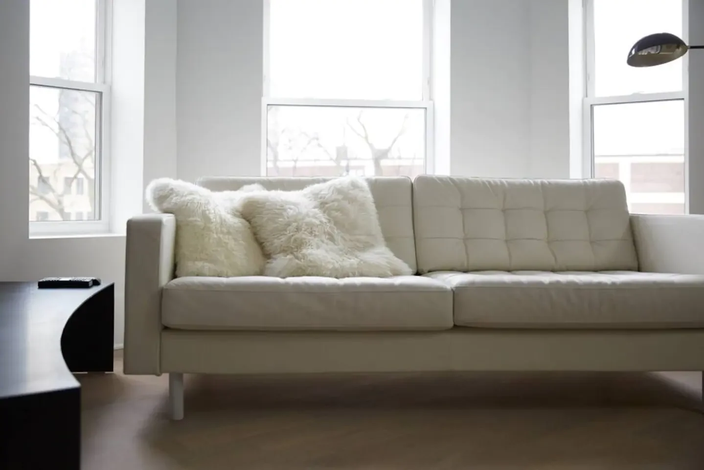 penthousecouchdetail.webp