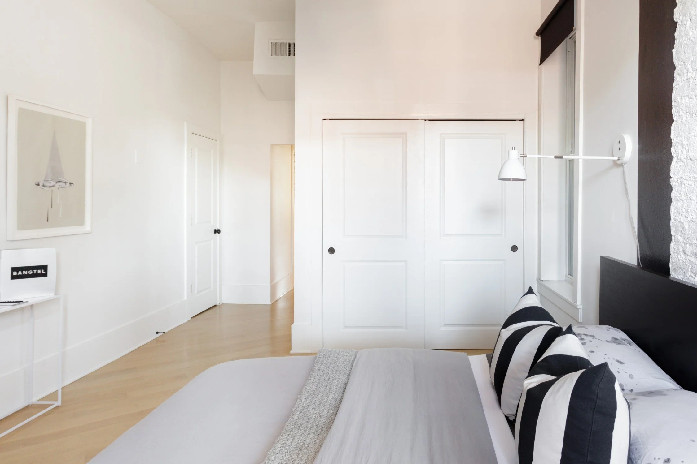 gallerybed2closet.jpg