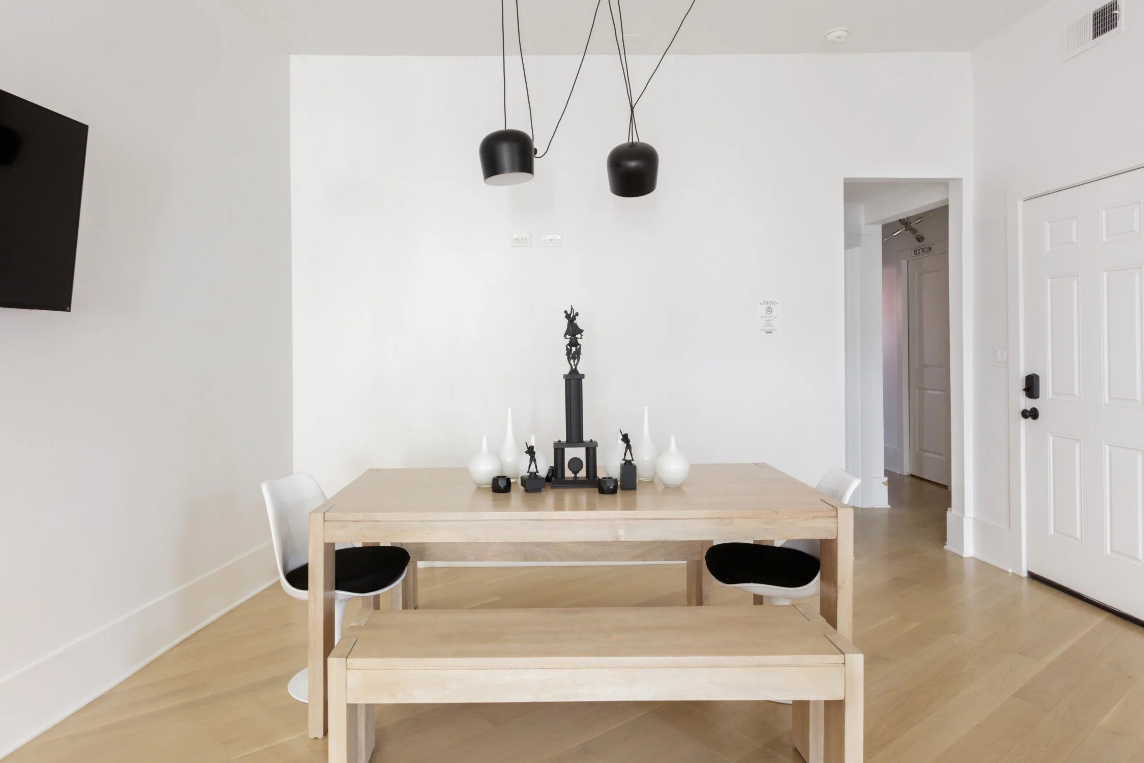 gallerydiningroomtable.jpg
