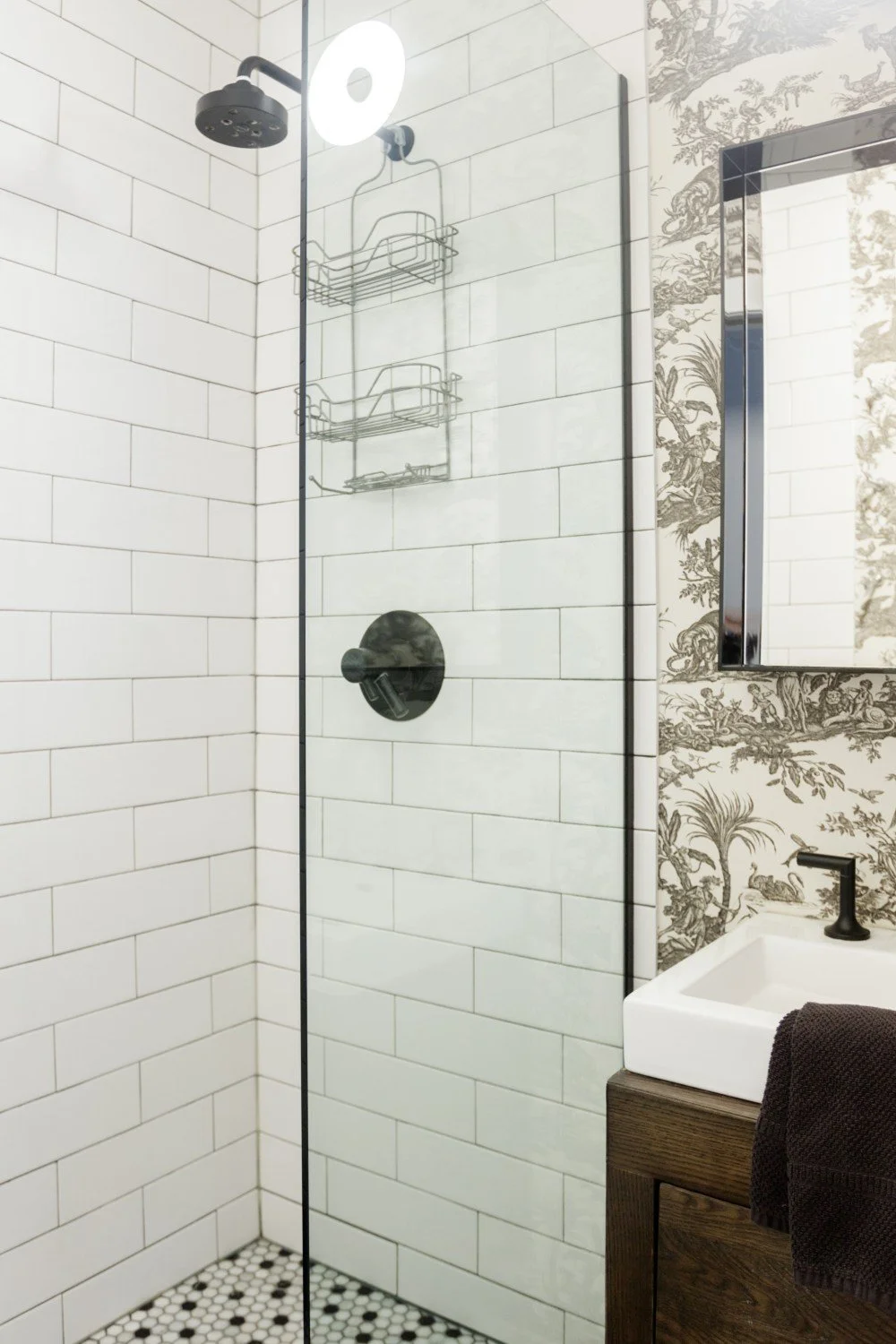 galleryshower.jpg