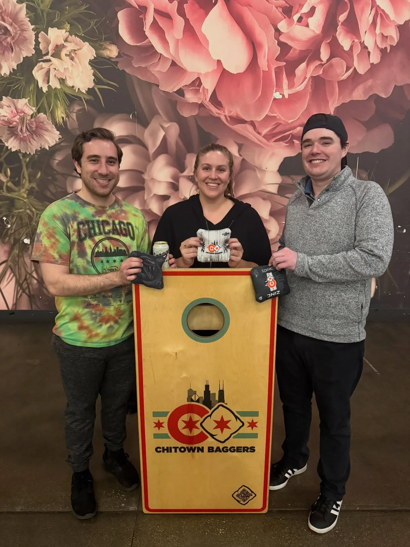 One week ago we finished our second ever drink-in-hand league at Recess. 10 super friendly and very hydrated teams played in the league. On top of the end of season prizes teams won buckets of beer, t shirts, and future league discounts every week. 
