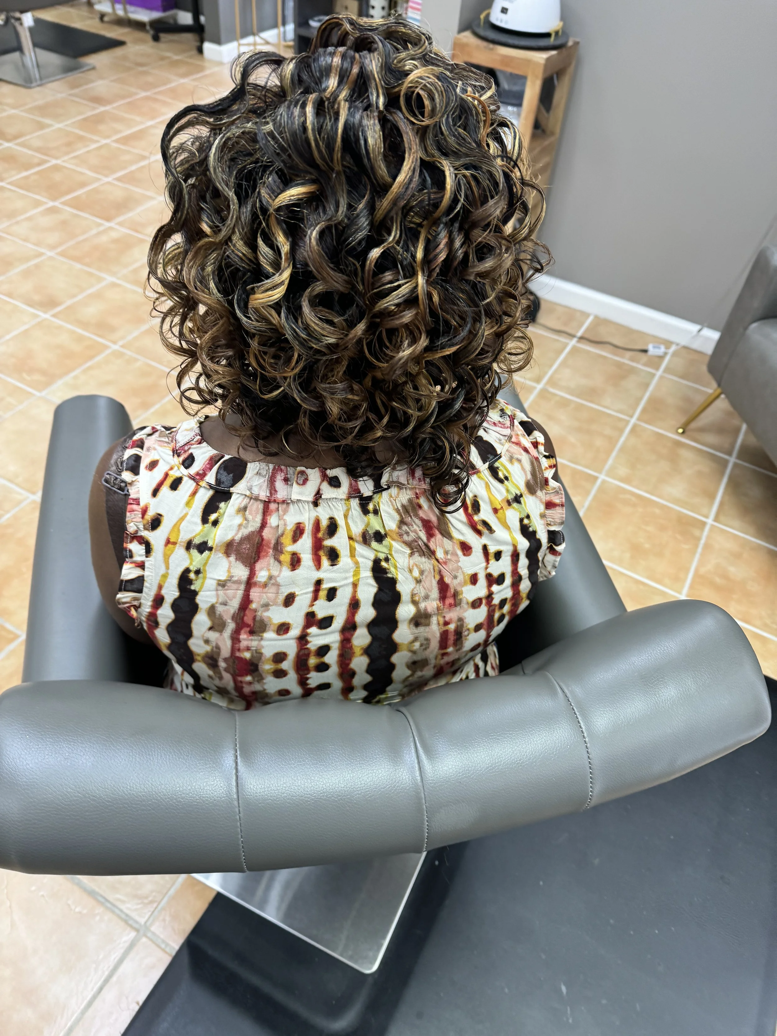 Luxe Experience – Designer Finish

A timeless, polished finish showcasing the art of healthy hair and refined styling. This service features a therapeutic cleanse, nourishing conditioner, and a roller-set technique for a voluminous, elegant result. P