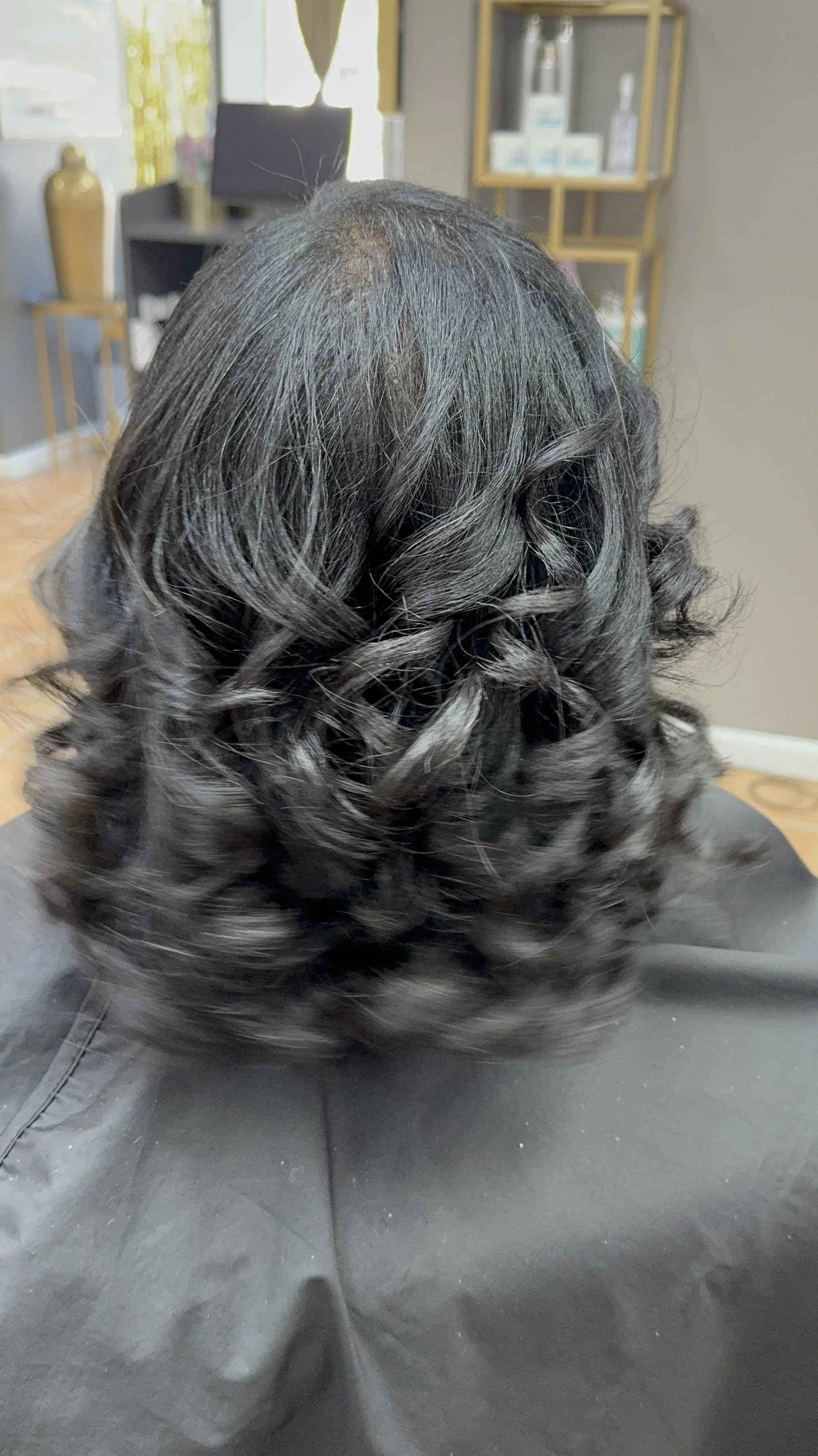 Luxe Amino Acid Treatment and Signature Finish

A restorative smoothing experience designed to strengthen, soften, and elongate your natural texture without compromising curl integrity. This treatment infuses the hair with amino acids, hydration, and