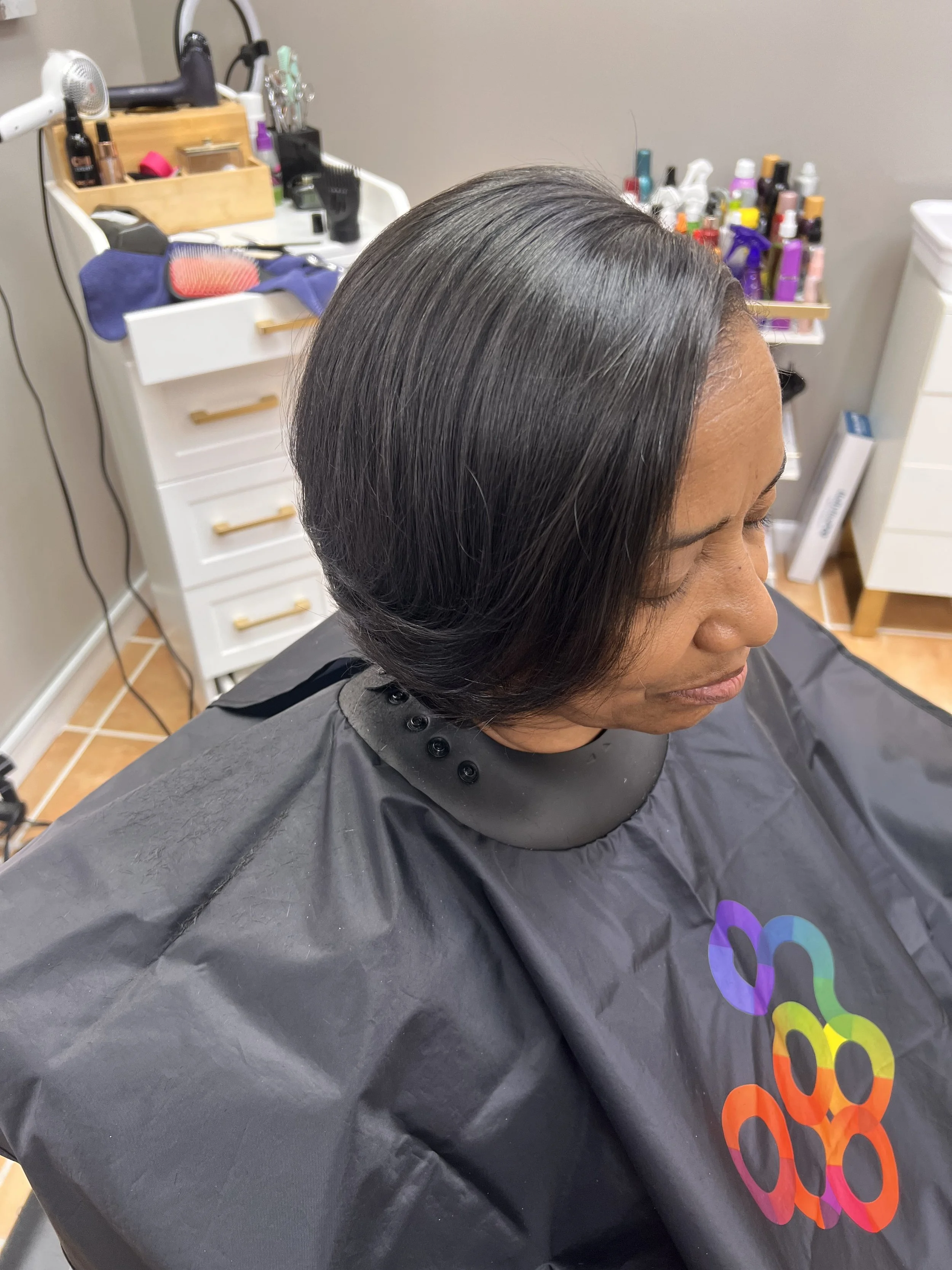 Luxe Experience – Hydration, Hair Shaping, and Signature Finish

A healthy-hair service designed for natural textures. This Luxe Experience includes a steam hydration treatment to restore moisture balance, precision hair shaping to enhance movement, 