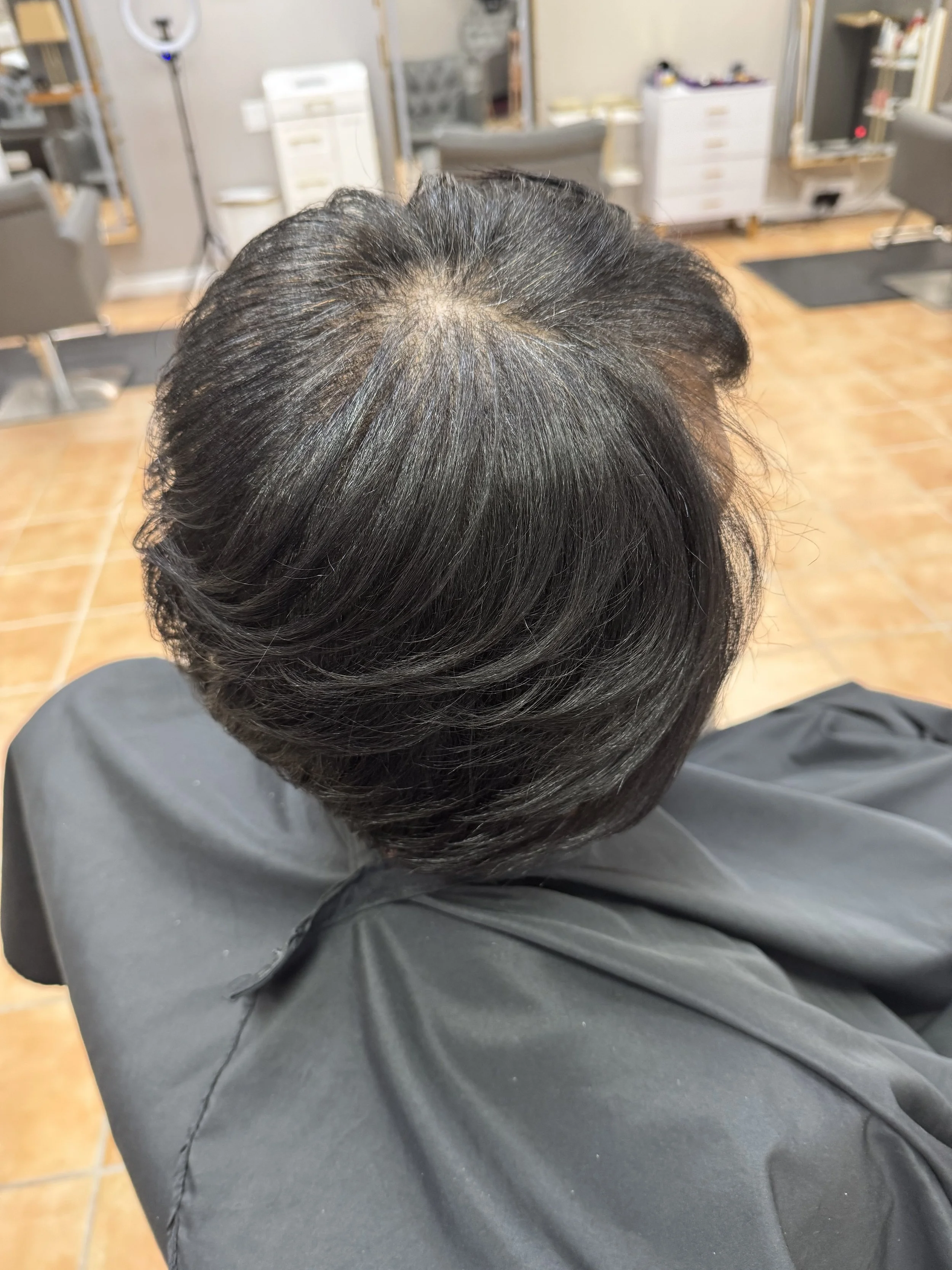 Luxe Experience – Hydration, Hair Shaping, and Signature Finish

A healthy-hair service designed for natural textures. This Luxe Experience includes a steam hydration treatment to restore moisture balance, precision hair shaping to enhance movement, 