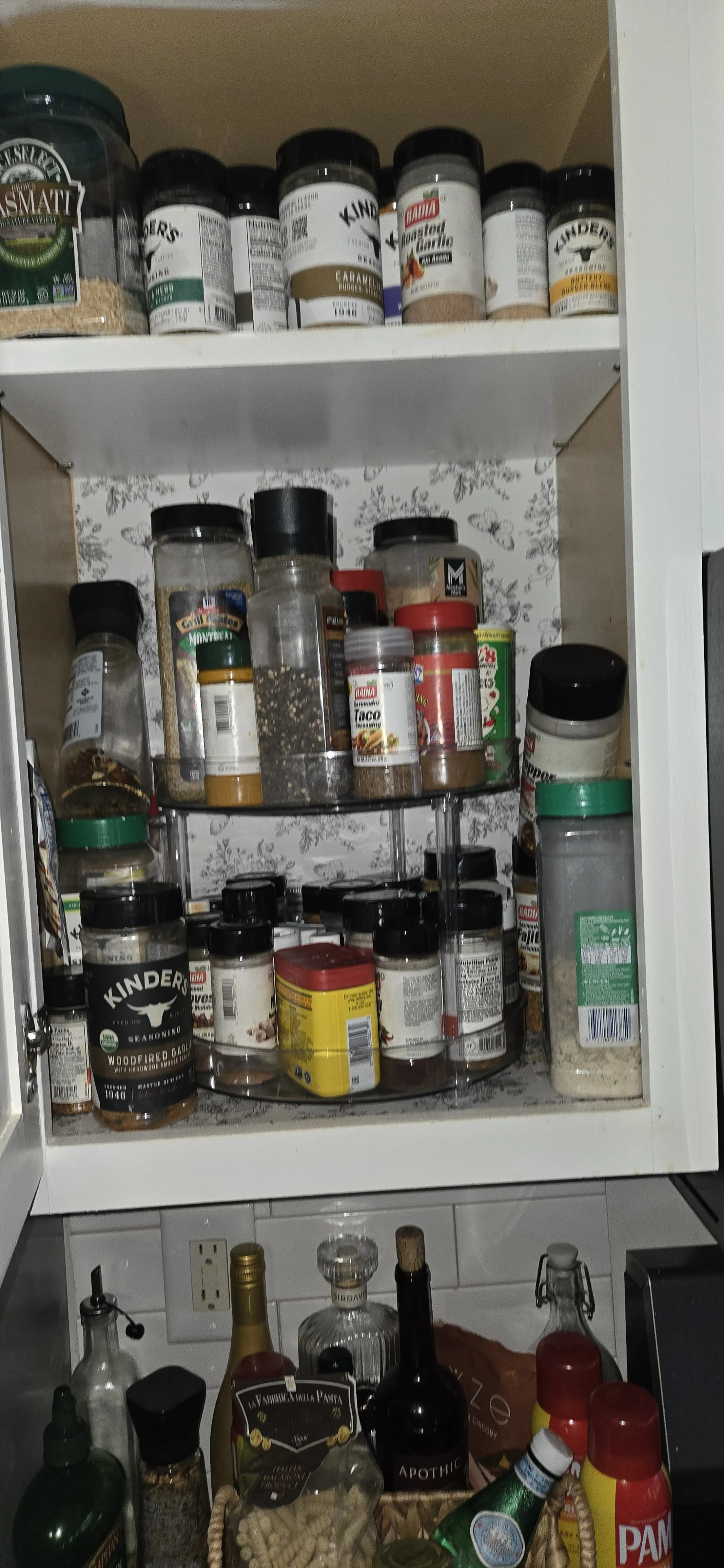 Kitchen Cabinet - Before