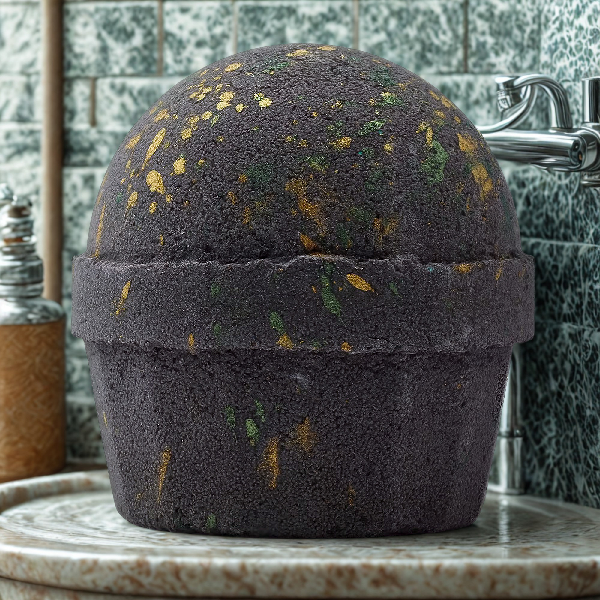 Emerald Oud Bath Bomb Close up.png
