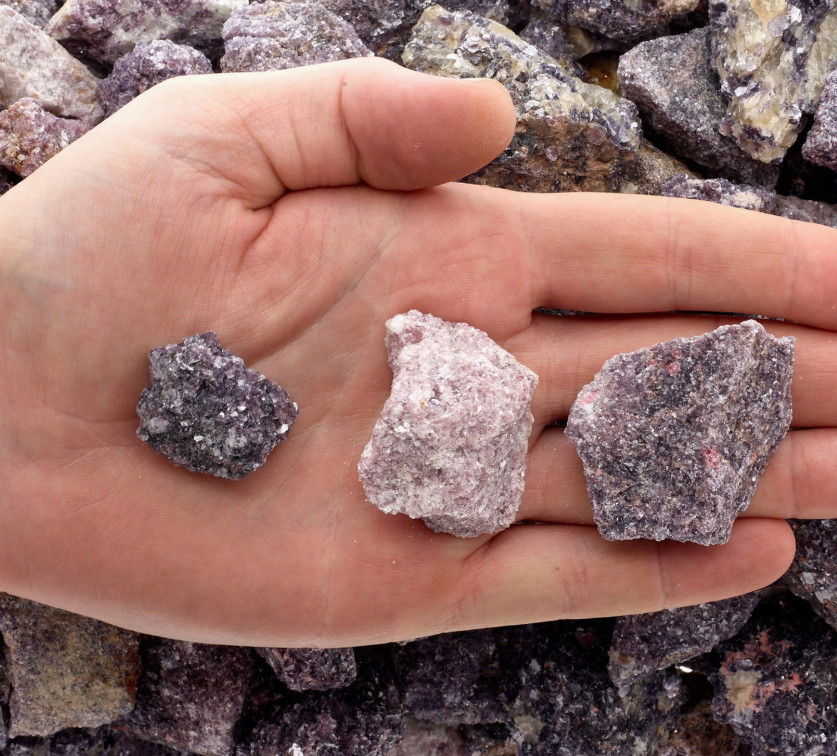 Lepidolite hAND.png