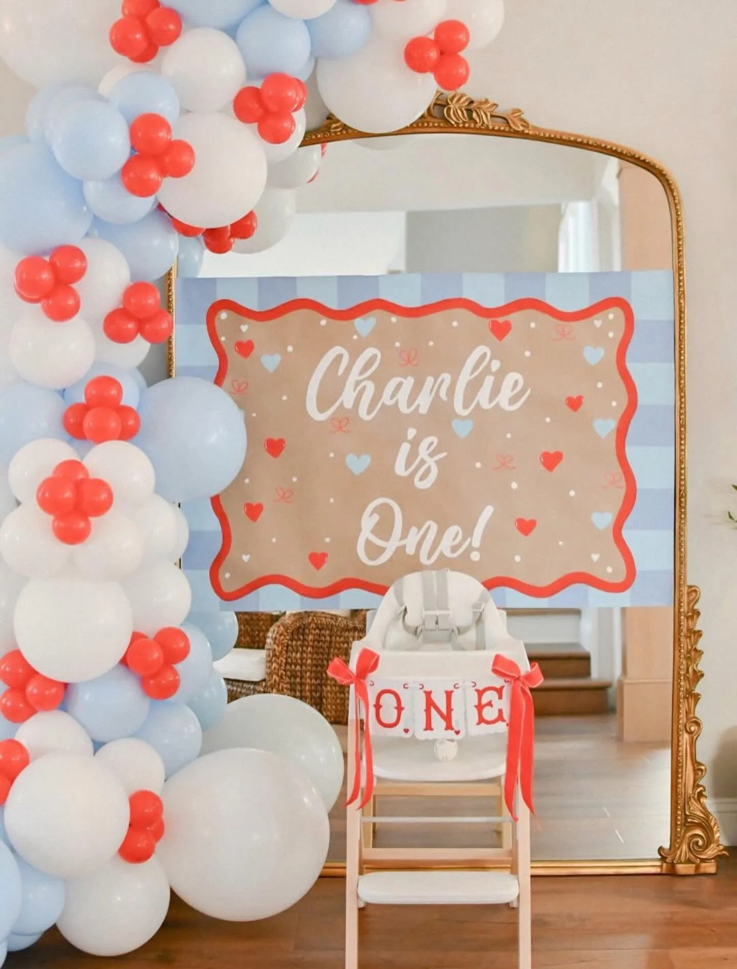 Charlie is ONE! 🎂
Our clients loved their customized banner for their son&rsquo;s first birthday 🩵❤️🤍 @rebeccacrogers 
Rian did such a great job! Follow @harwelldesigns to see her latest projects for Teacher&rsquo;s Touch!