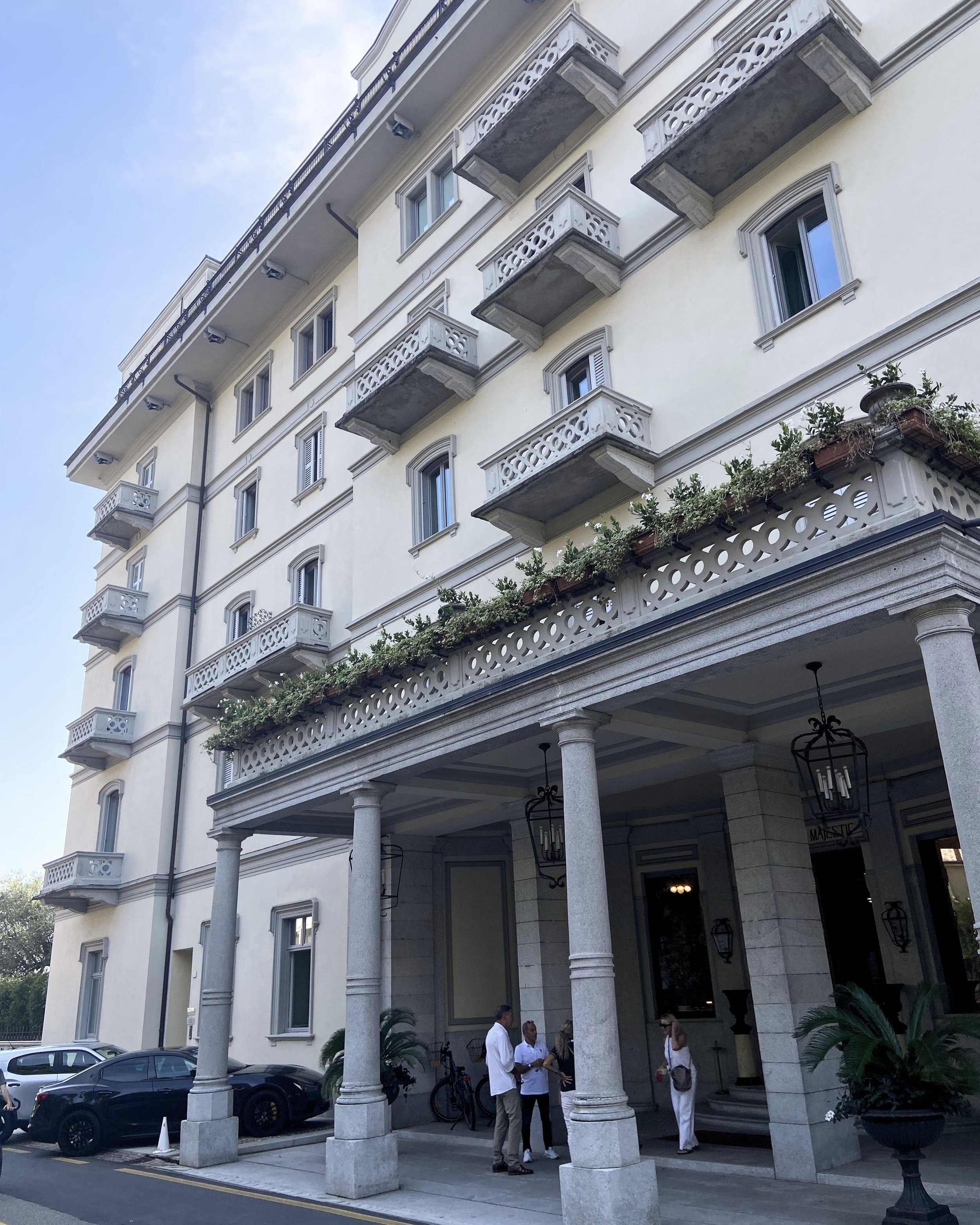 A fachada frontal do Grand Hotel Majestic Verbania no dia 12 de setembro de 2026.