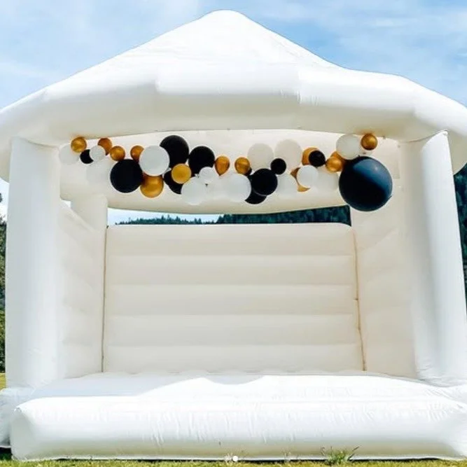 Bringing the bounce back to Southern Oregon — reimagined in white. ✨
Our all-white inflatables turn any backyard, wedding, or celebration into something luminous.
🏡 Serving Jackson & Josephine Counties
🪩 Delivery • Setup • Take
