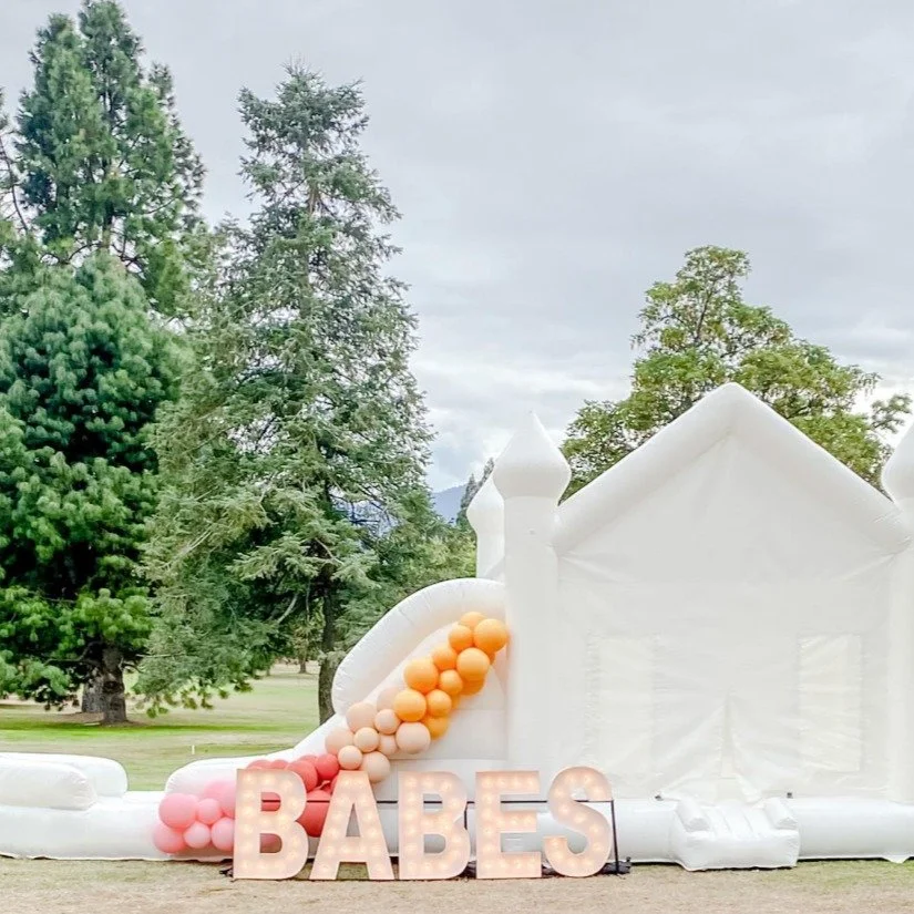 Bringing the bounce back to Southern Oregon — reimagined in white. ✨
Our all-white inflatables turn any backyard, wedding, or celebration into something luminous.
🏡 Serving Jackson & Josephine Counties
🪩 Delivery • Setup • Take