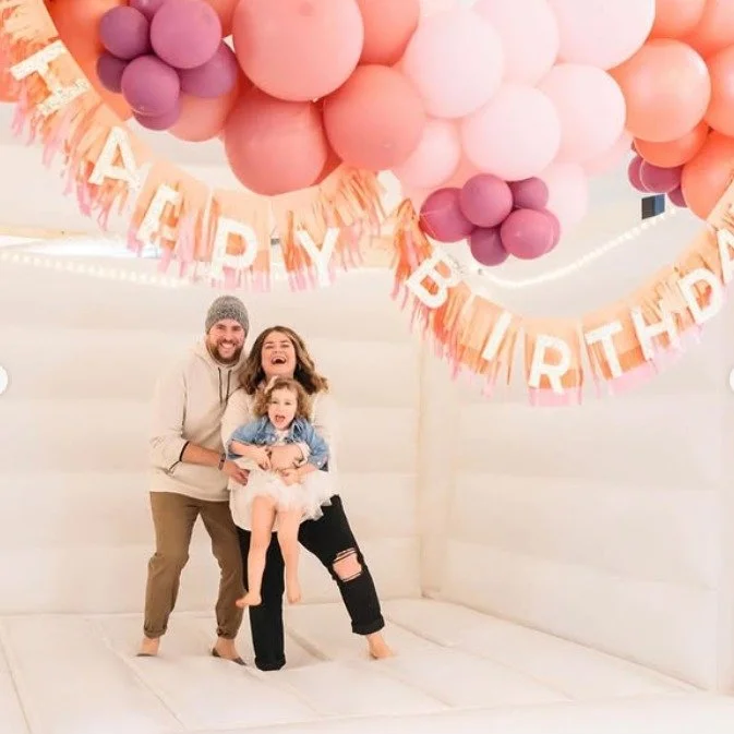 Bringing the bounce back to Southern Oregon — reimagined in white. ✨
Our all-white inflatables turn any backyard, wedding, or celebration into something luminous.
🏡 Serving Jackson & Josephine Counties
🪩 Delivery • Setup • Take