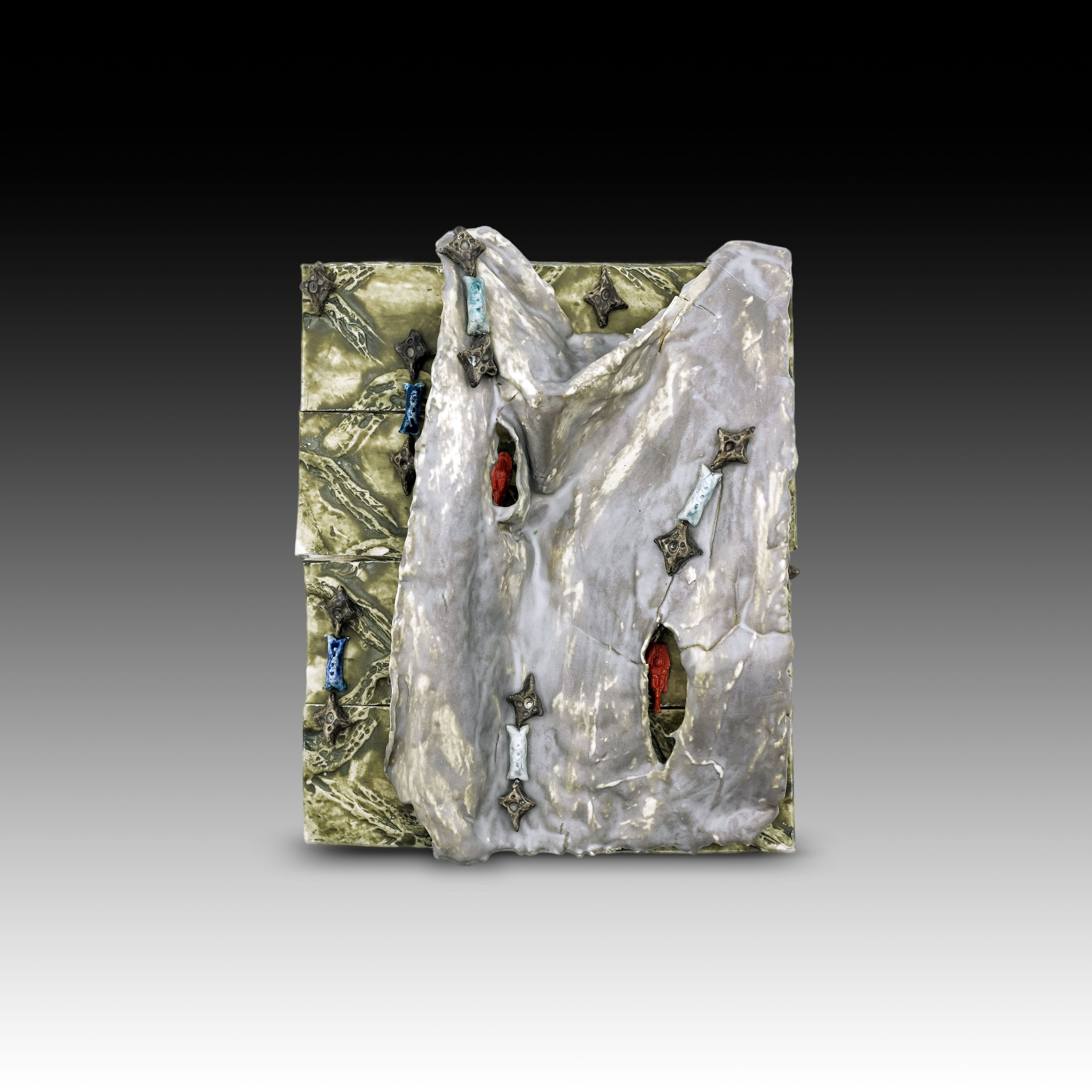 TAKE A CLOSER LOOK | 9" x 7-1/2" x 2-3/4" | $200