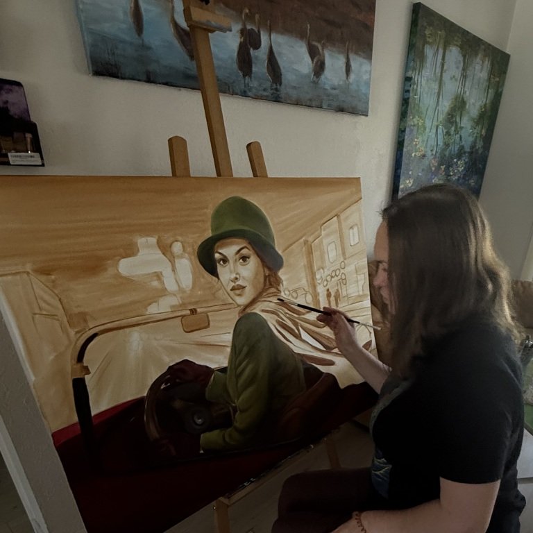 artist Mari Bloom painting