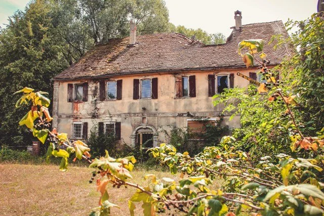 Marc Wayne Schechtel - photographer abandoned house