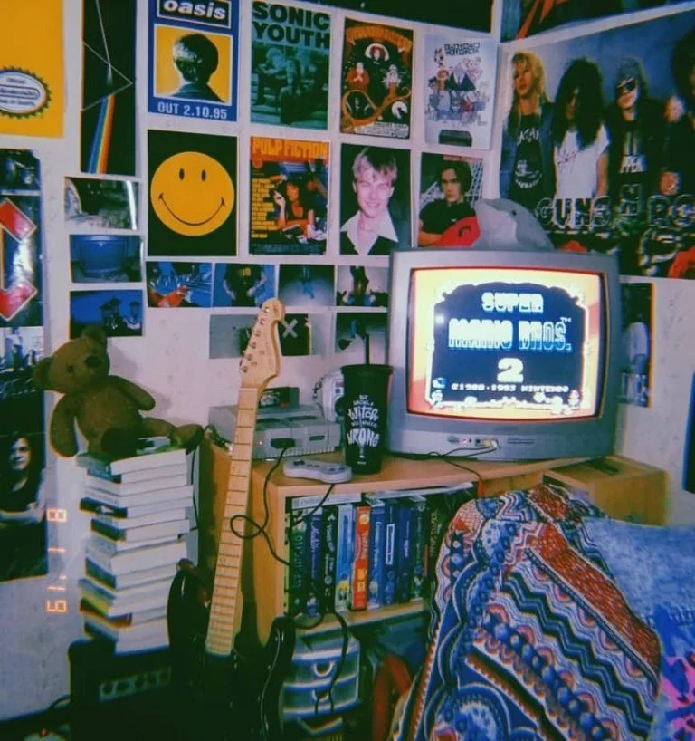 90s music bedroom