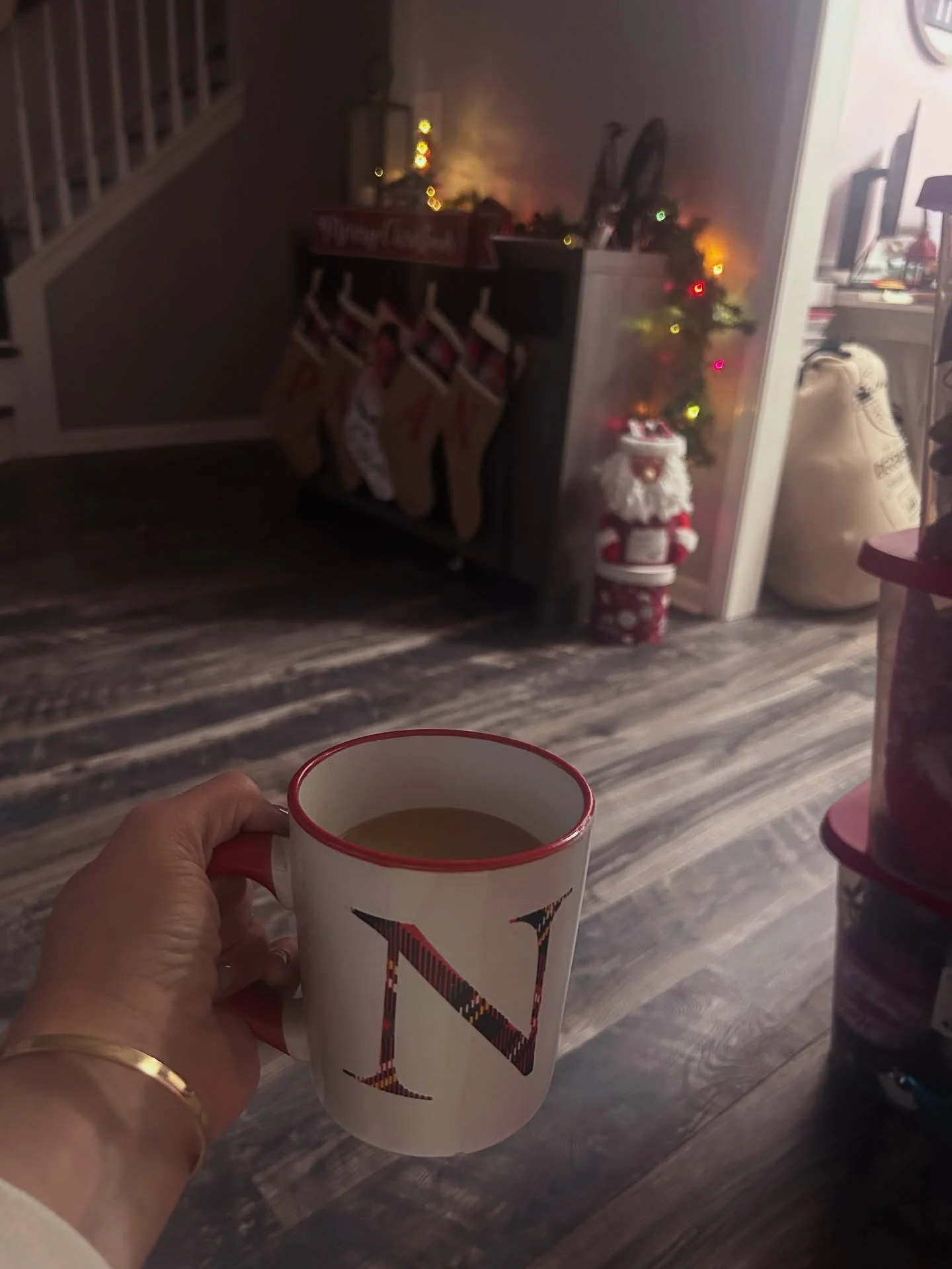 Monday mornings hit different when there&rsquo;s coffee in hand and twinkle lights in view ☕

Finally started pulling out the Christmas decorations, and it&rsquo;s already feeling a little more magical around here.

How early do you start decorating 