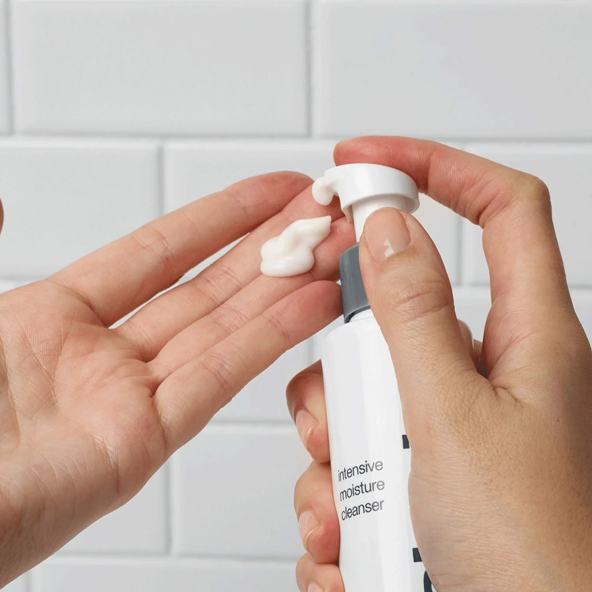 dermalogica-cleansers-intensive-moisture-cleanser-30341872222375.webp