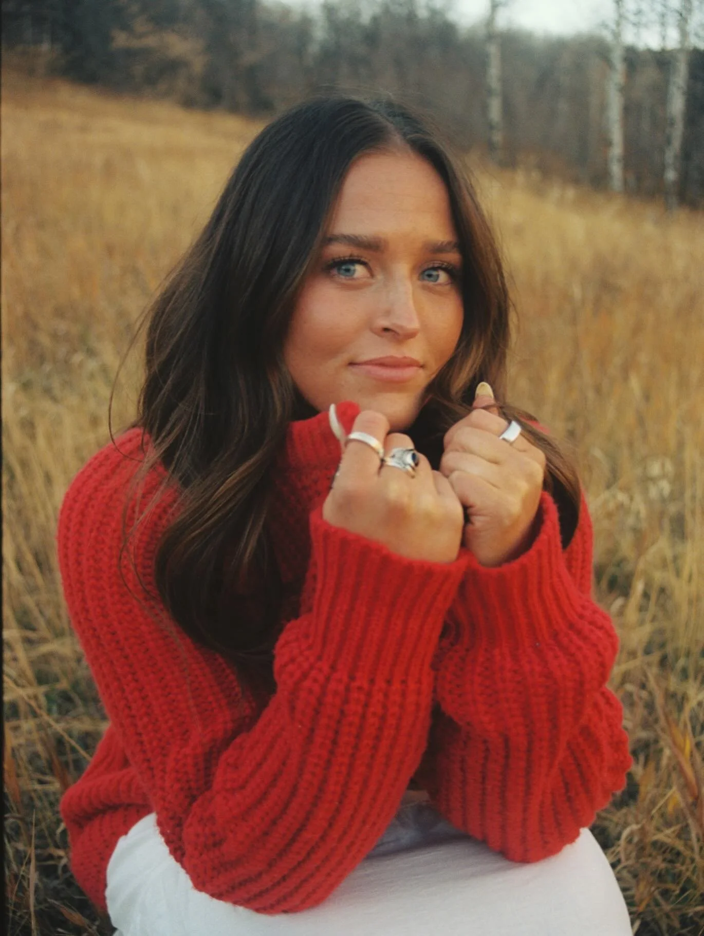 Guys do you see how bright that red is?? 
Ya KASS is very cool, and makes the sad brown utah look good, you can&rsquo;t convince me otherwise. 
Rate these photos 
‼️-smash
🚨-smash
❤️&zwj;🔥-double SMASH 

#utahphotographer 
#film #filmphotography