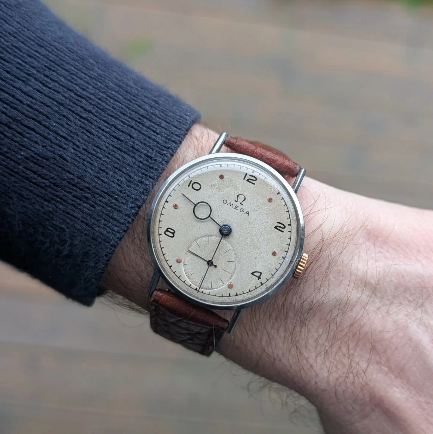 Omega Pontife, 1939, 30T2 Manual Wind, Jumbo 35mm, Original Dial, Serviced

This is a museum piece. An Omega Pontife dating to 1939, powered by the legendary 30T2 manual wind movement.

A serial from this year places it right at the very beginning of