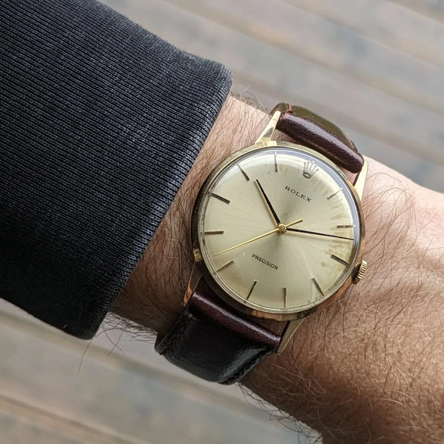 Rolex Precision 9ct Solid Gold 1959 Vintage Watch with Rolex Box And Buckle

Vintage Rolex Precision Manual Wind Dress Watch

with Period-Correct Rolex Box &amp; Genuine Rolex Buckle.

Reference / Model: Rolex Precision, manual wind, 33mm (exc crown)