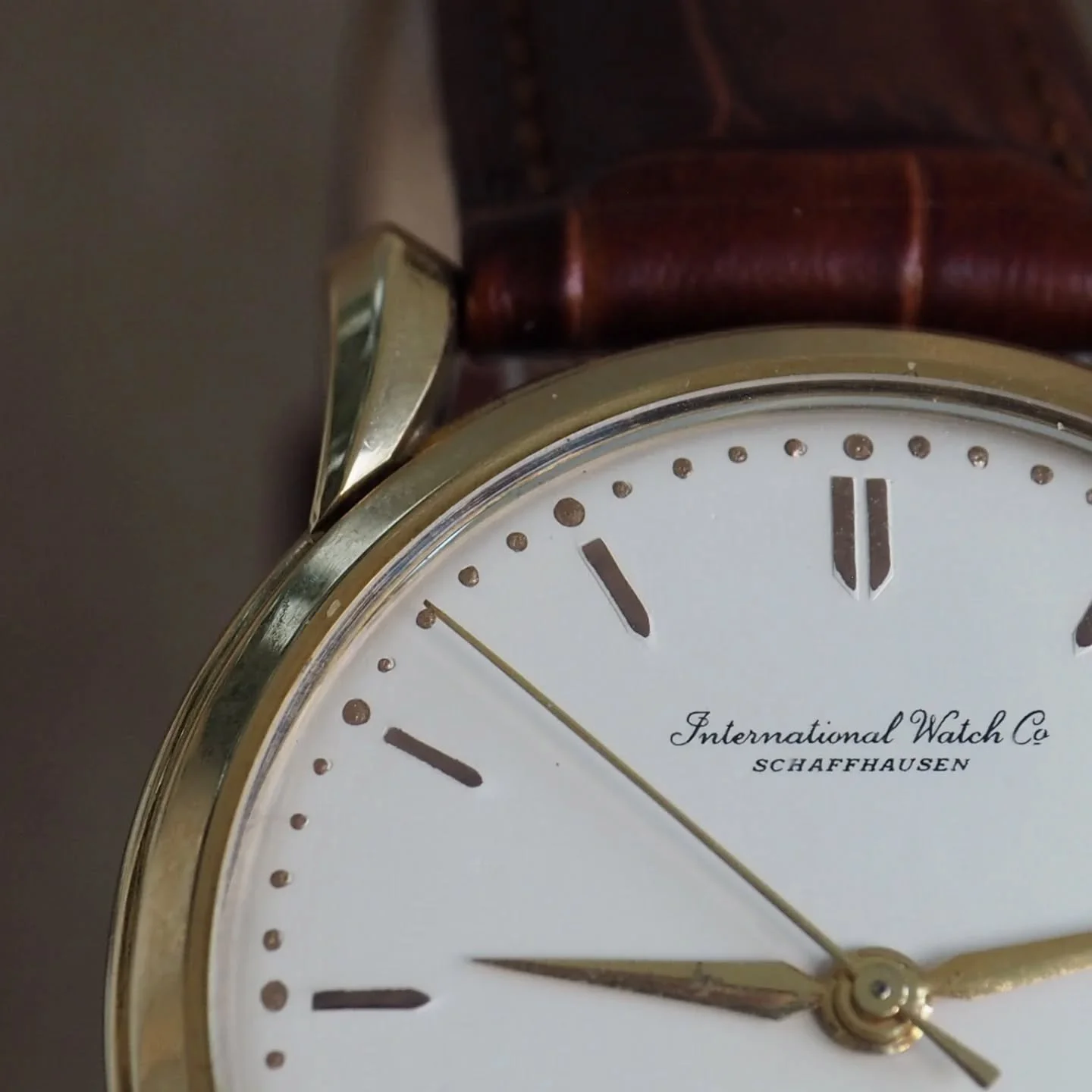 IWC Schaffhausen, Cal. 89, 18ct, c.1954

A beautifully strong mid century jumbo IWC, housed in a larger than standard solid 18ct gold case with teardrop lugs. This is exactly the sort of piece that shows why IWC built its reputation on movement quali