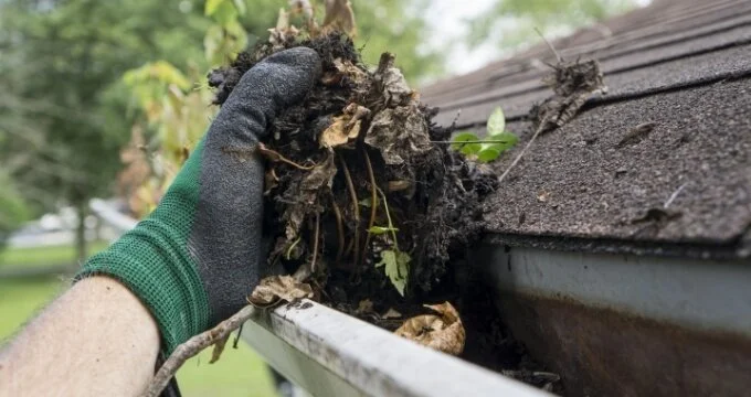 Gutter cleaning and clearing