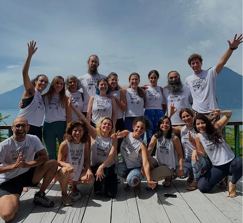 grupo de retiro en Lago Atitlán