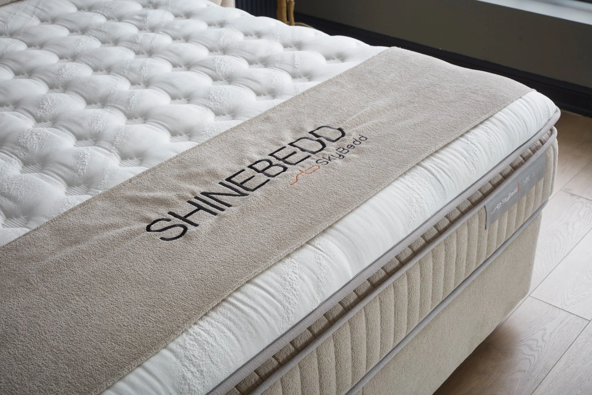 04_SHINE_11859_compressed.jpg