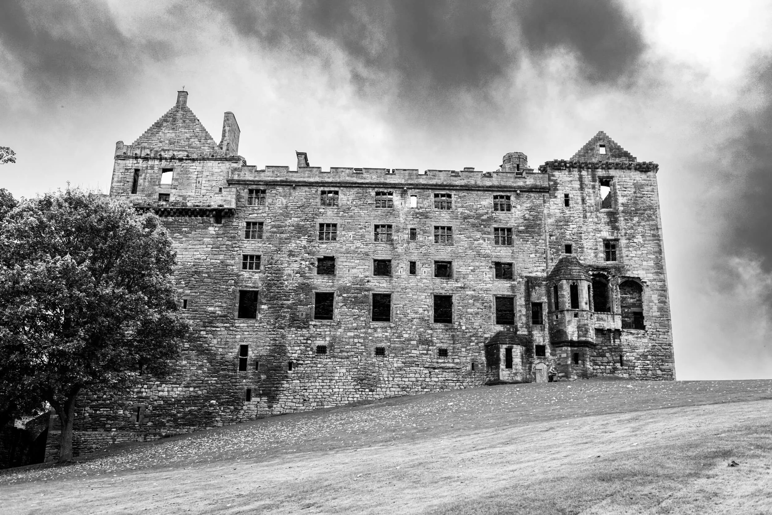 Linlithgow Palace, West Lothian — wedding venue Scotland