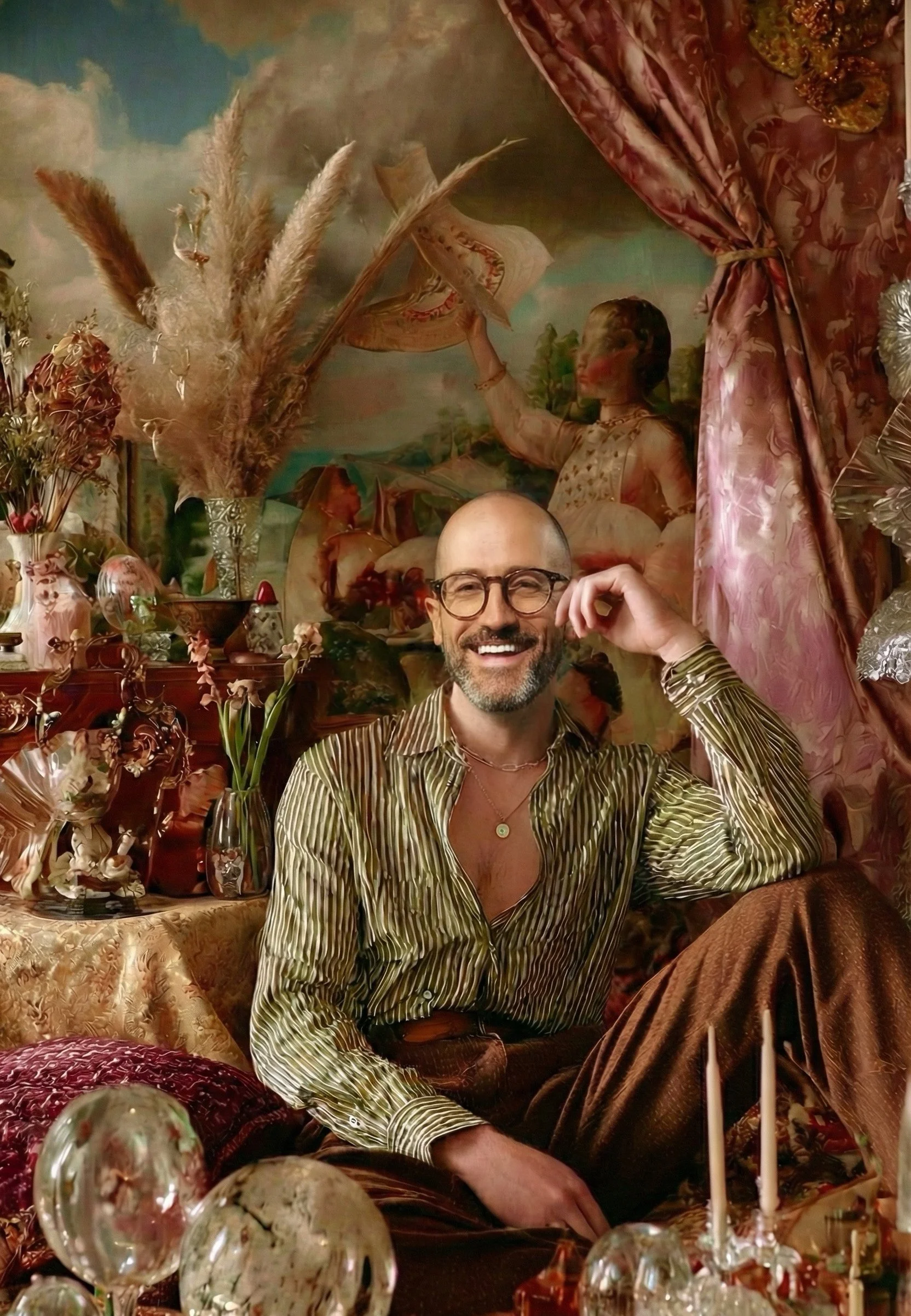 BEN M. – ALWAYS IN SEASON: Raised in small town Louisiana, Ben carries an instinct for warmth and welcome shaped by years in interiors and hospitality. In New Orleans, he co-founded The Judy Garlands, where flowers become feeling and gatherings feel 