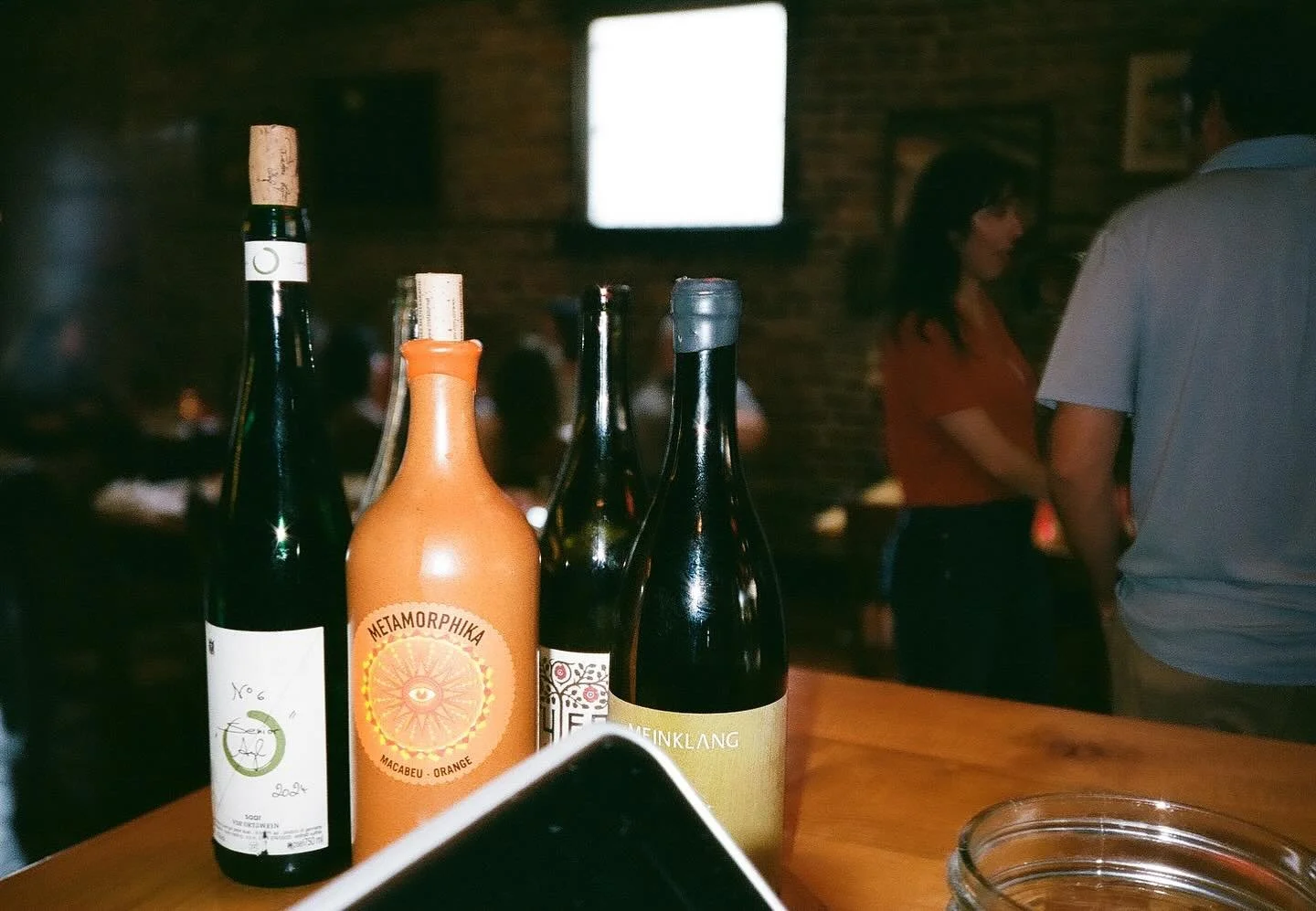 Wednesday means a new week, babes!!! 
drink specials from 4-6pm

A GUIDING FLIGHT 6-8pm ($15 - 3 wines) 

and as always, we are pouring til 11p

C U SOON!!! 😽😽