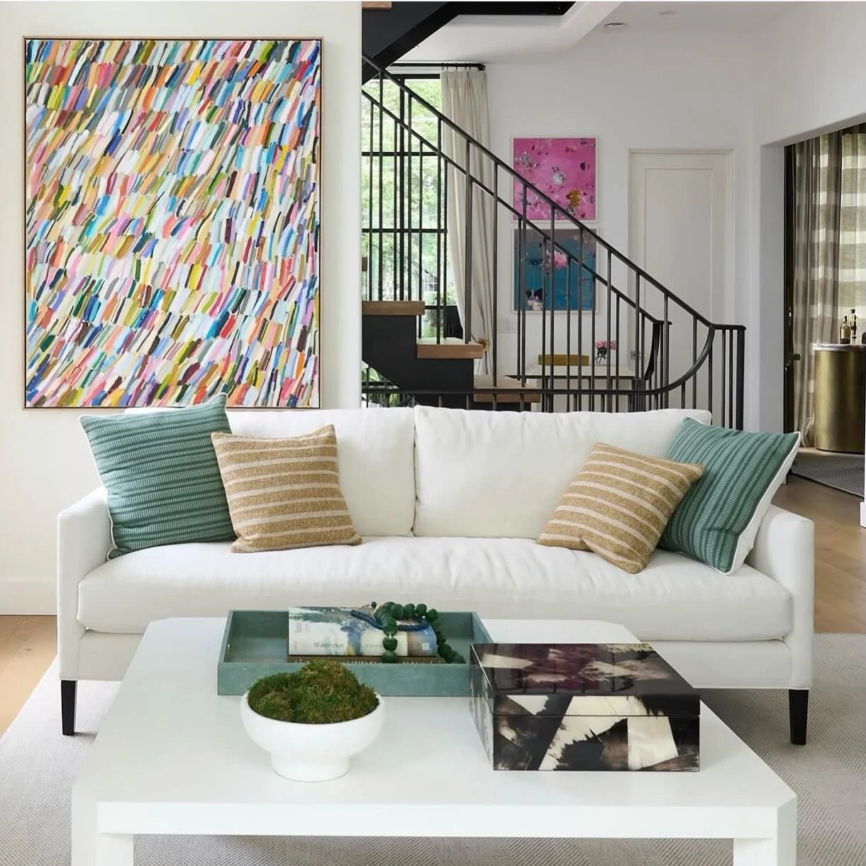 Light.

Feel it? 

Thank you @birdinteriors @huffharrington for this opportunity ✨

.
.
. 📸 Catherine Lukens

#colleenleachart #femaleartist #prettyinteriors #pradaproject #emergingartists