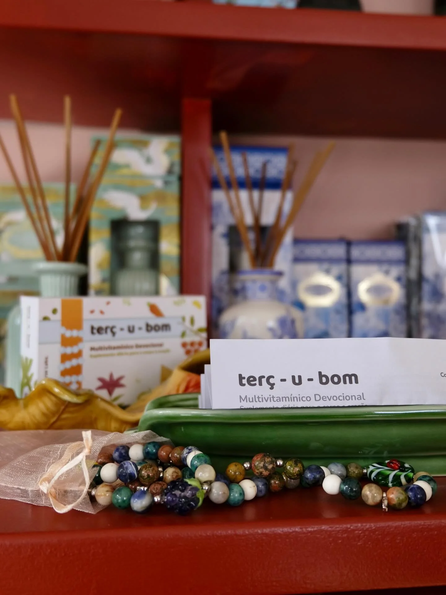 Ter&ccedil;-u-bom
Multivitam&iacute;nico Devocional 🍒

Categoria: f&aacute;rmaco-terap&ecirc;utica
N&atilde;o necessita de receita m&eacute;dica. Permitido o auto-consumo e a sobredosagem.

Indica&ccedil;&otilde;es Terap&ecirc;uticas:
🌻 Preven&cced