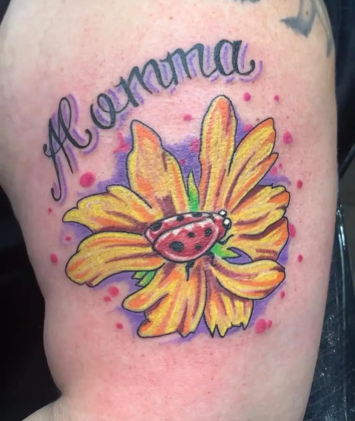 Bright, bold, and full of love 🌼🐞
Tattoo by Ceaser @tatsbyczr done @pennsnneedles

#colortattoo #ladytattoo #flowertattoo #tattooart #pennsnneedles #tatsbyczr #tattooshop #brightink #bethlehempa #tattooartist