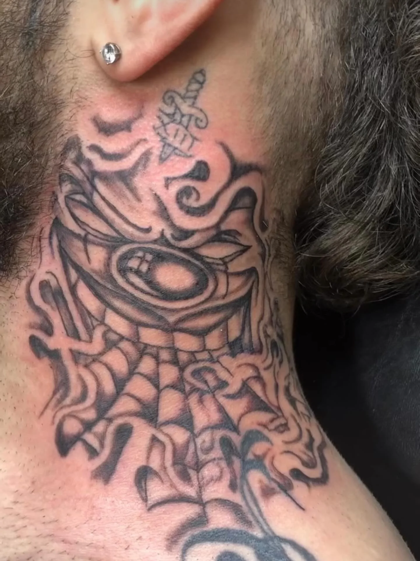Bold placement. Clean lines. 🔥
Tattoo by Ceaser @tatsbyczr done @pennsnneedles

#necktattoo #blackandgrey #tattoostyle #tatsbyczr #pennsnneedles #tattooartist #tattooshop #freshink #tattoolife #bethlehempa