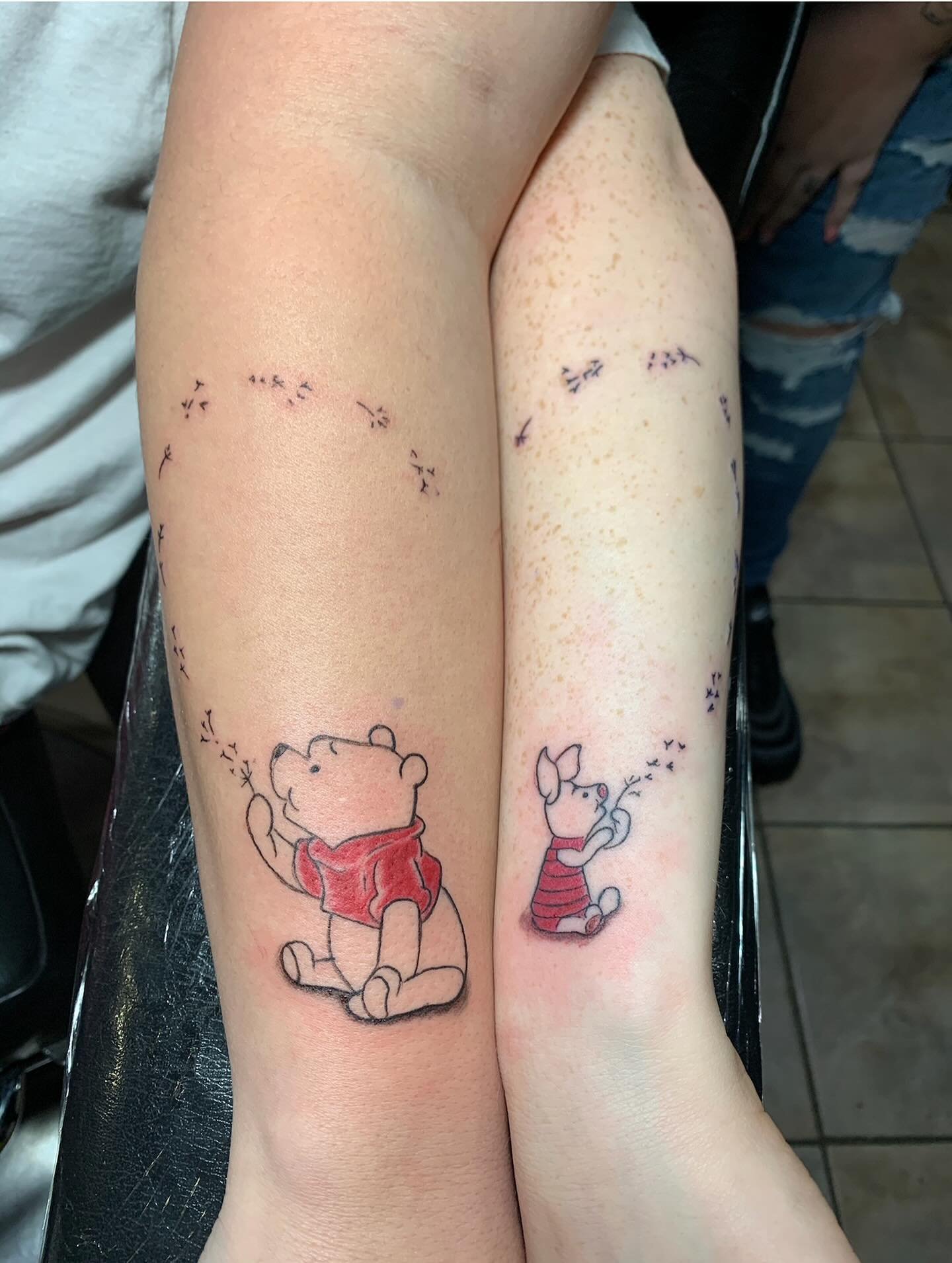 Sometimes the smallest things take up the most room in your heart.&rdquo; 🐻🍯💨
Matching Winnie the Pooh &amp; Piglet tattoos &mdash; simple, sweet, and full of meaning.
✨ Done by Cesar  @tatsbyczr 🖤

#MatchingTattoos #PoohAndPiglet #DisneyTattoo #