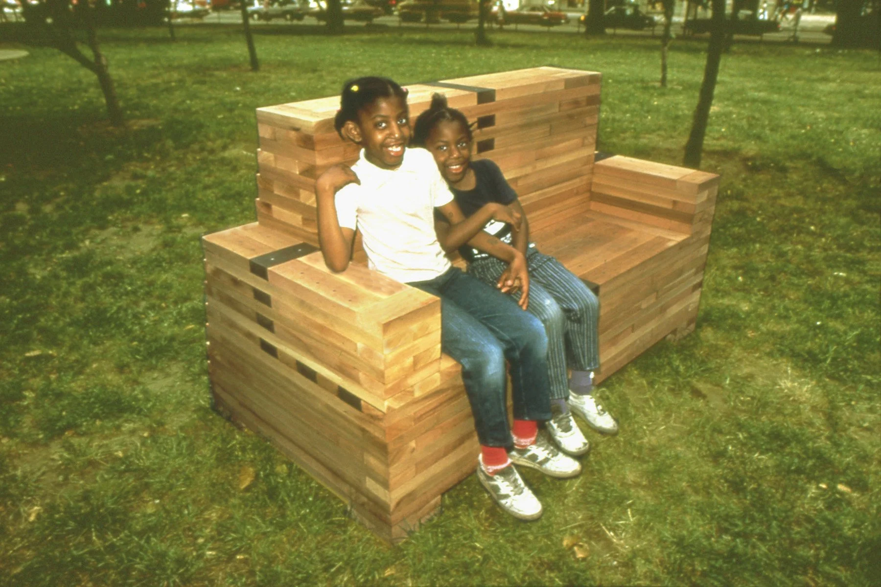 259 Love Seat 02.jpg