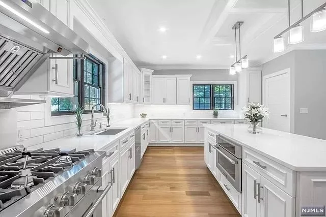 WhatsApp Image 2025-12-31 at 8.00.49 PM (3).jpeg