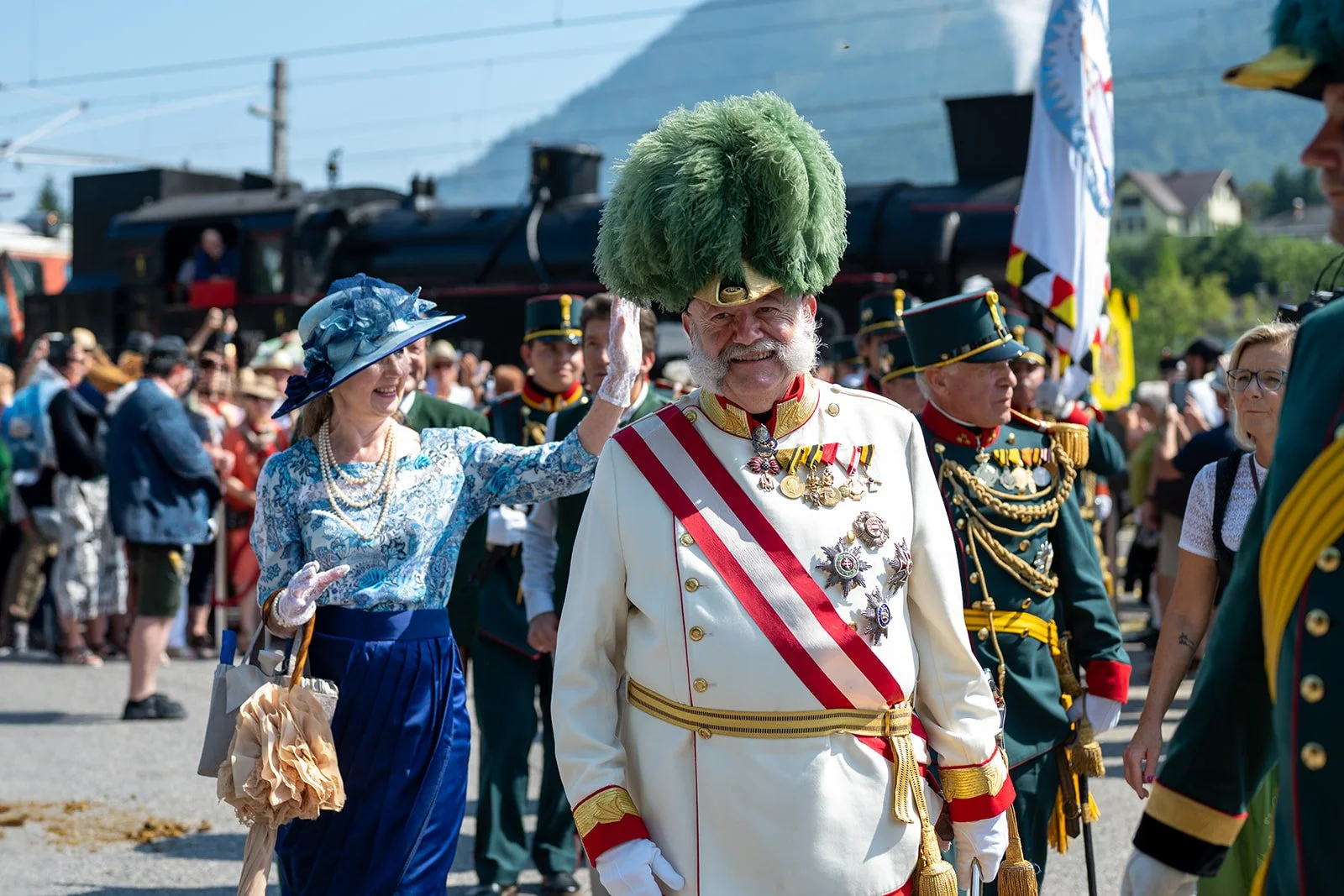 Eventfotografie bei festlichem Umzug – traditionelle Veranstaltung mit historischen Uniformen