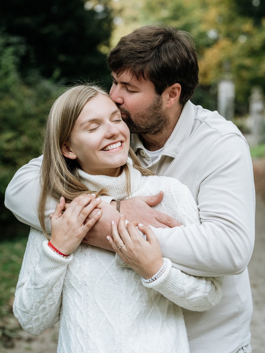 Verlobungszeit &ndash; eine ganz besondere Zeit ✨

Vor Kurzem durfte ich Theresa &amp; Benedikt in Bauernbergpark begleiten &ndash; eine richtig sch&ouml;ne Kulisse mitten in Linz, mit ganz viel Ruhe und Natur.

Die zwei haben so eine entspannte und 